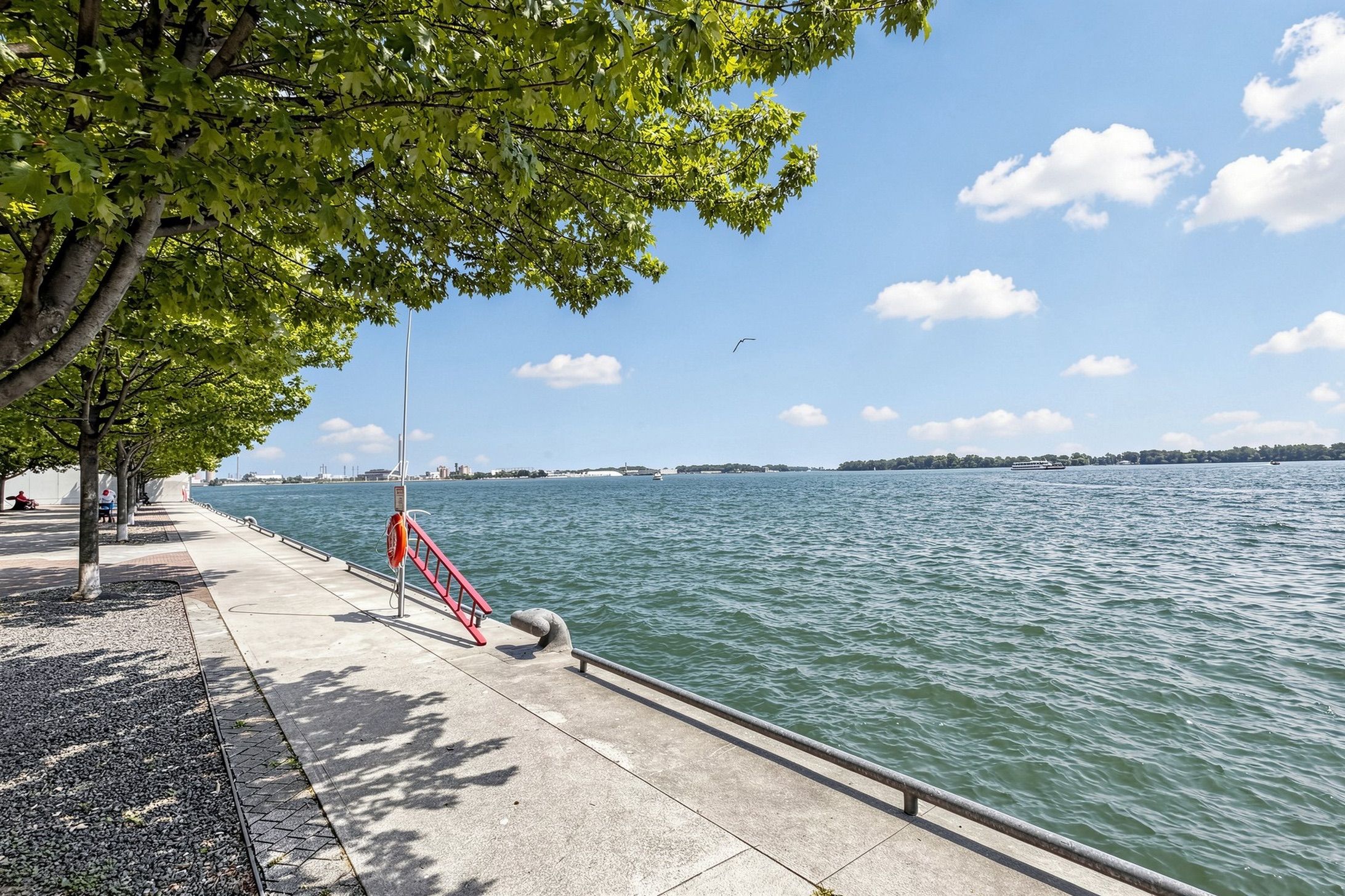 39 Queens Quay 328, Toronto, On M5e 0a4