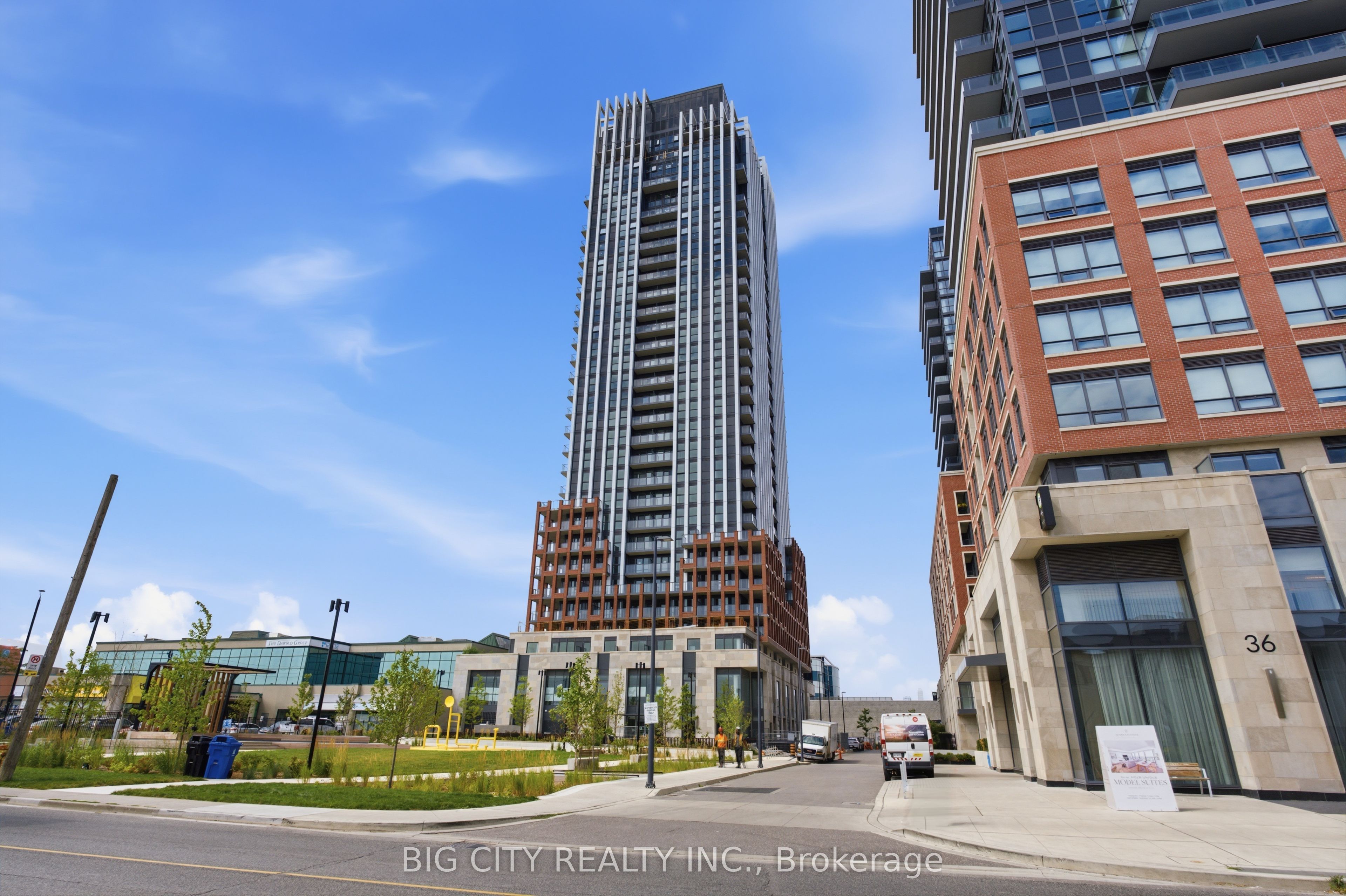 25 Frederick Todd Way 902, Toronto, On M4g 0c9