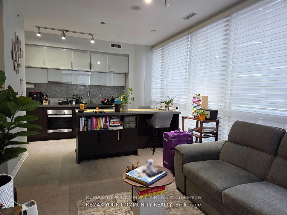 8 Mercer Street 1208, Toronto, On M5v 0c4