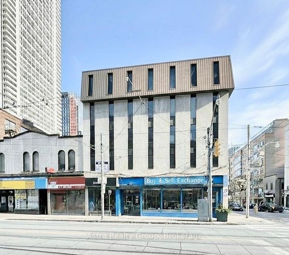 107 Church Street, Toronto, On M5c 2g5