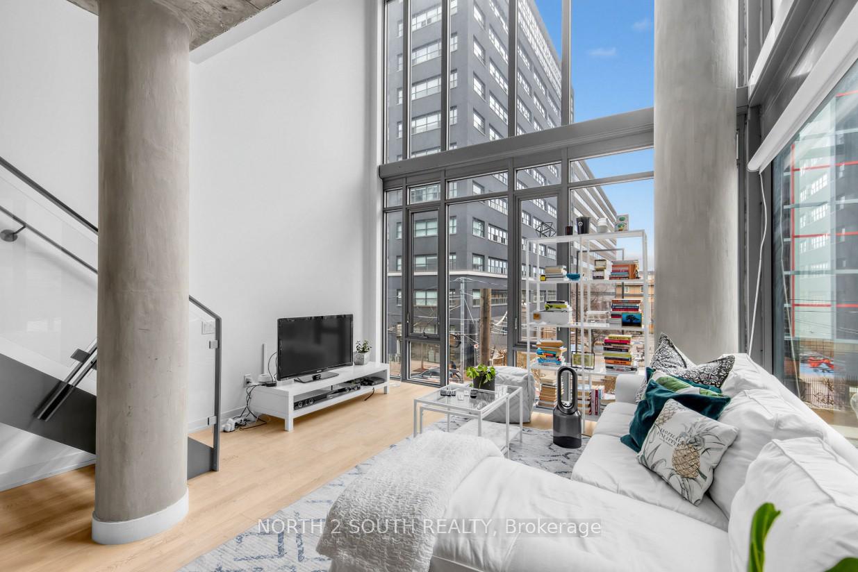 95 Bathurst Street 225, Toronto, On M5v 0h7