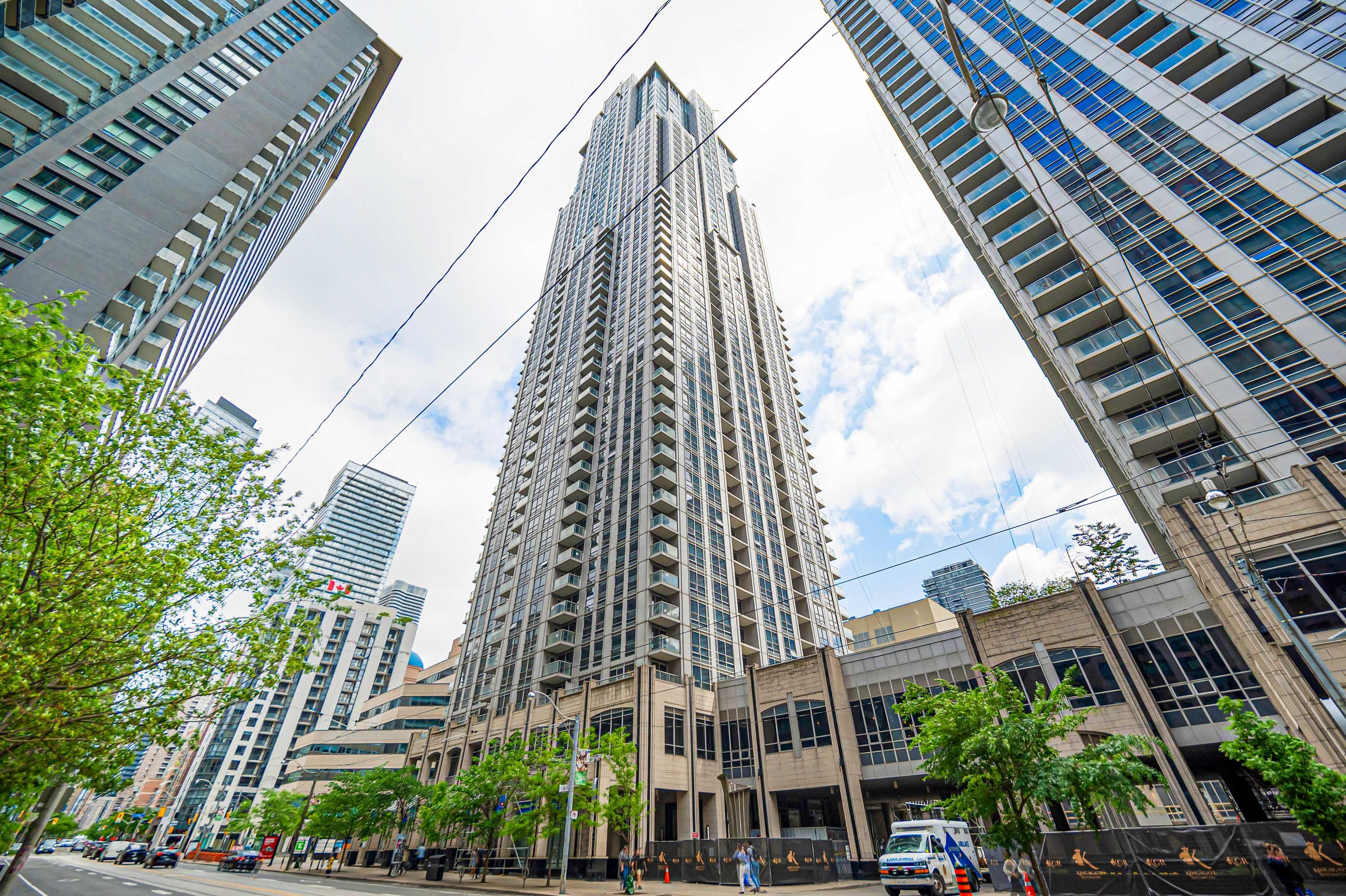 763 Bay Street 4105, Toronto, On M5g 2r3