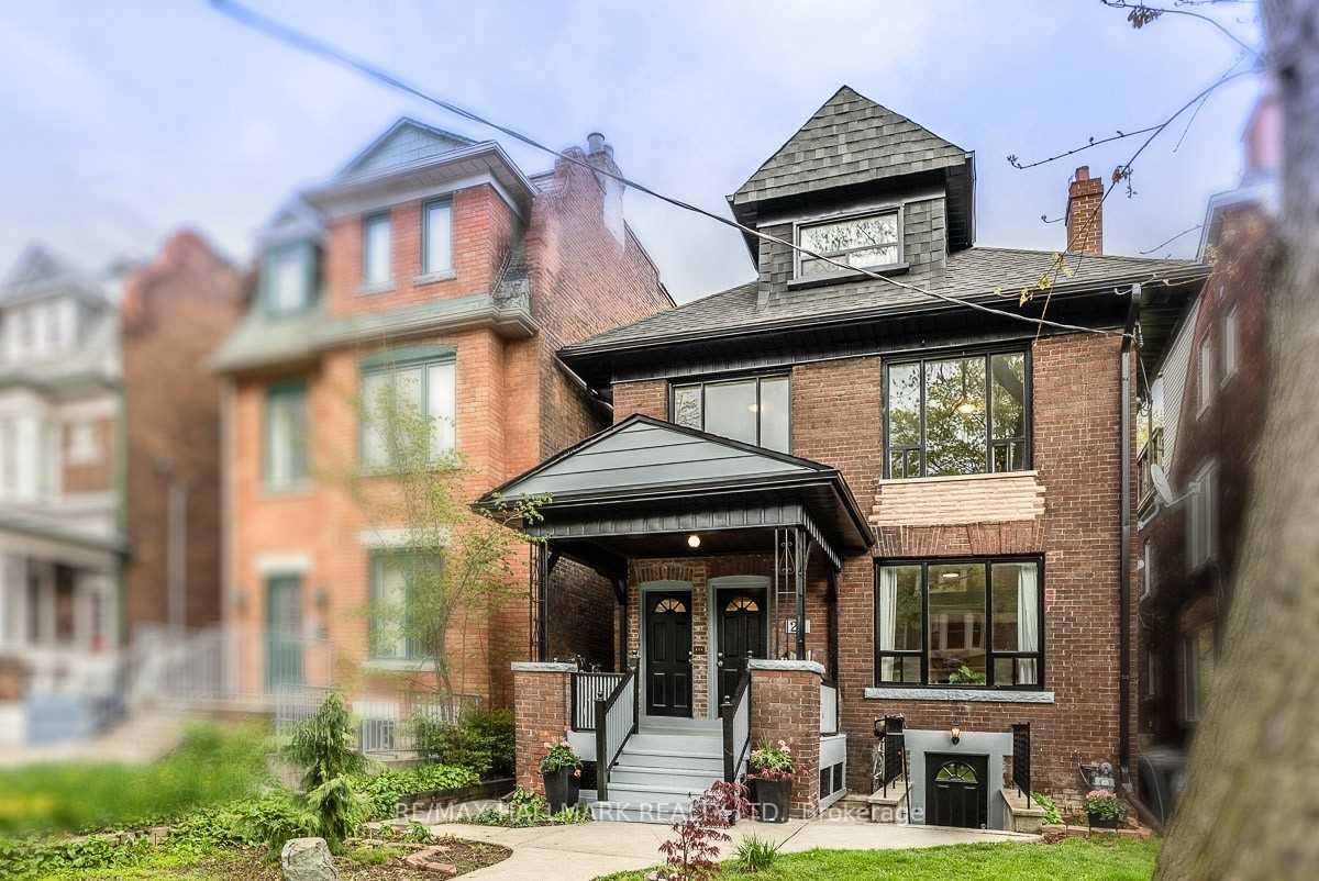 27 Delaware Avenue Loft, Toronto, On M6h 2s8