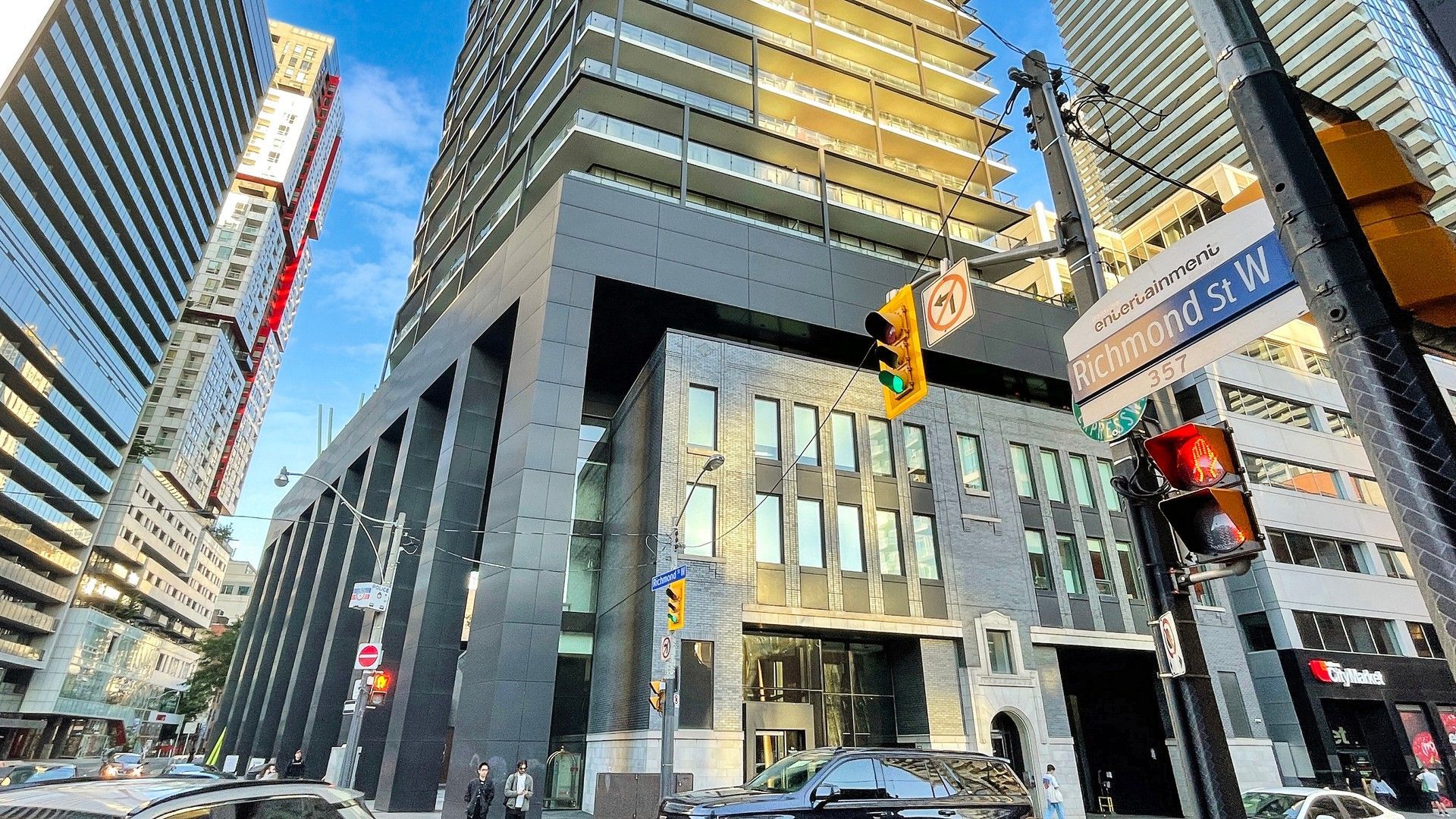 125 Peter Street 3409, Toronto, On M5v 2g9