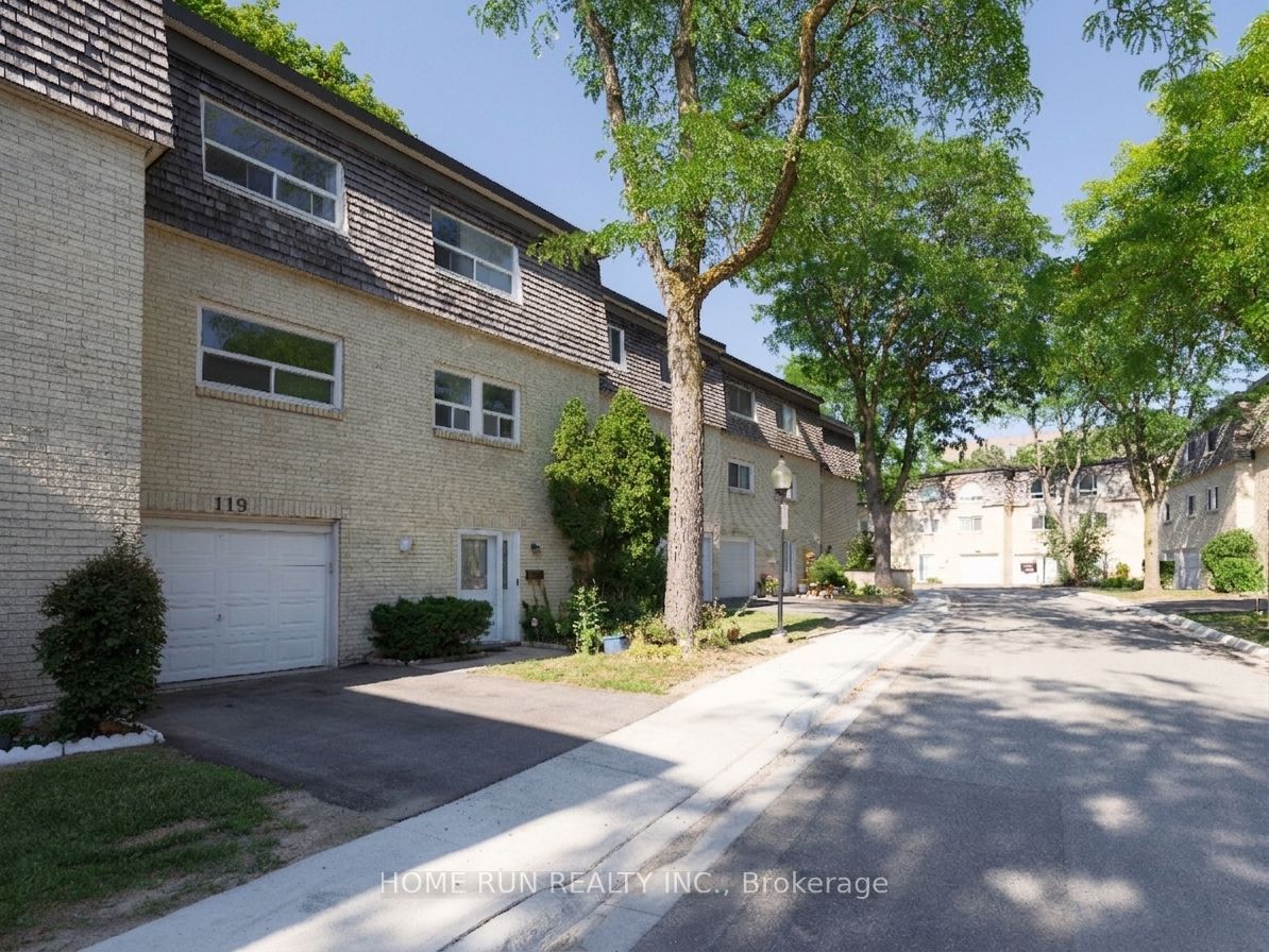 119 Courville Coachway Way, Toronto, On M2j 3v6