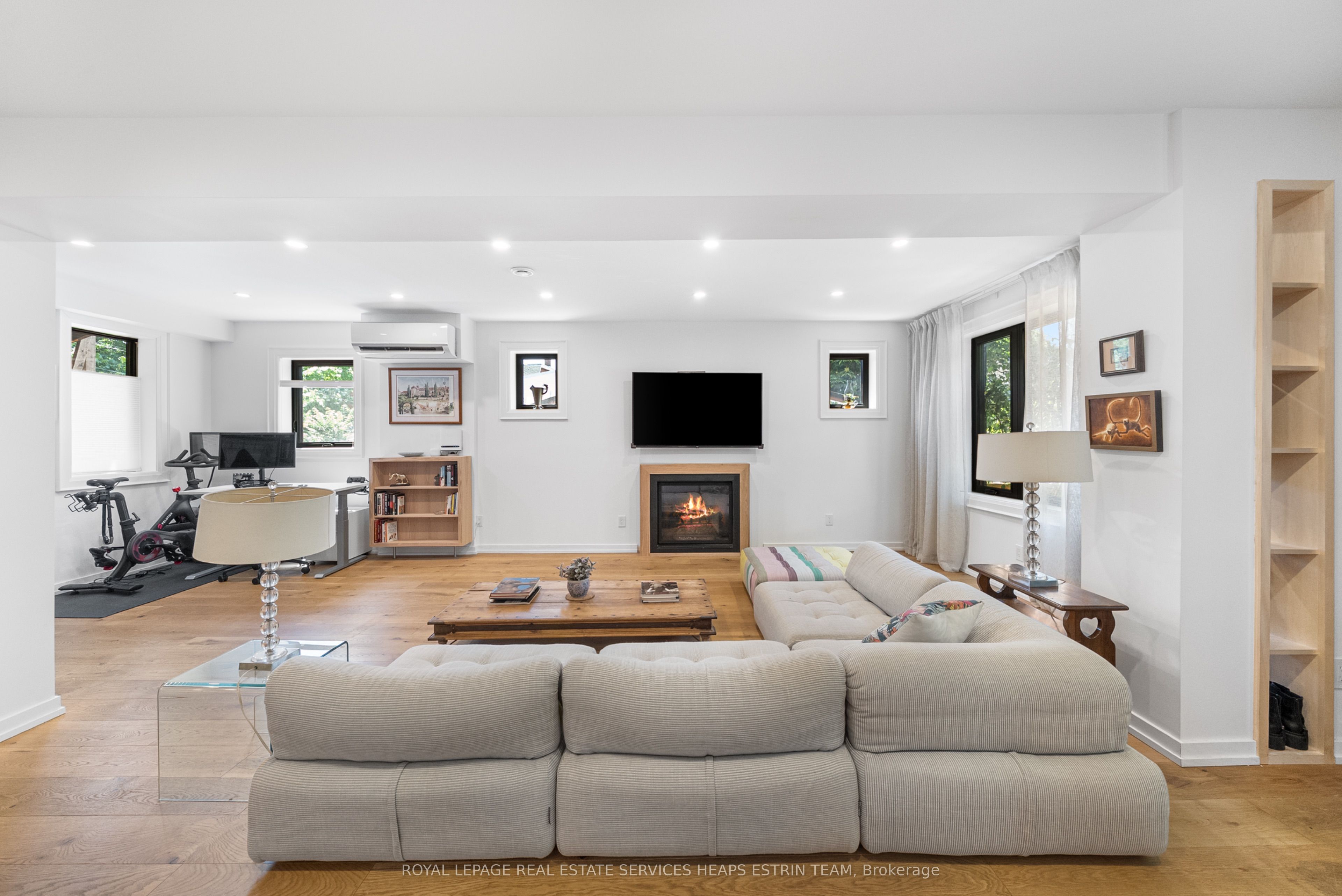 115 Robinson Street, Toronto, On M6j 1m1