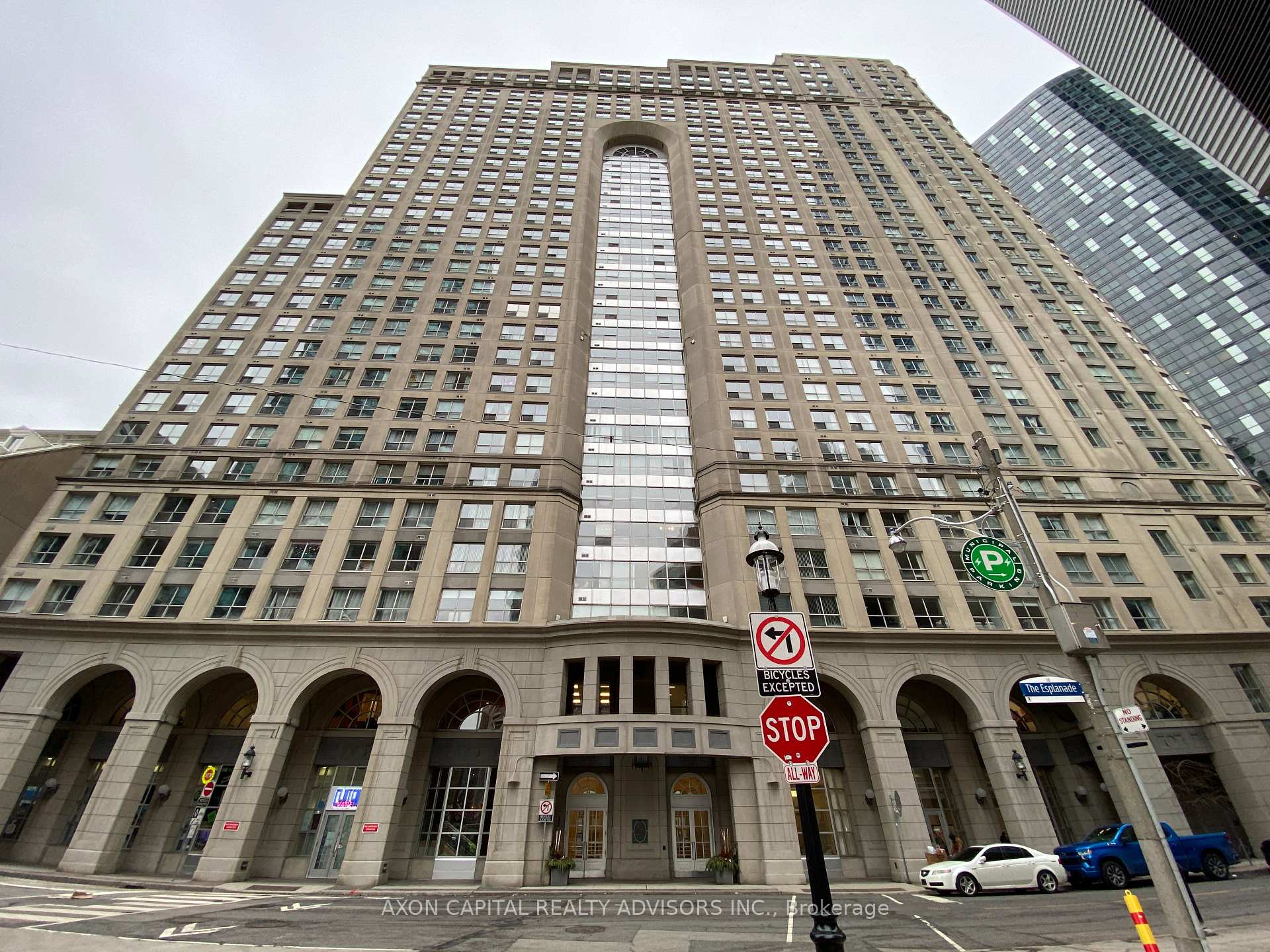25 The Esplanade 2513, Toronto, On M5e 1w5