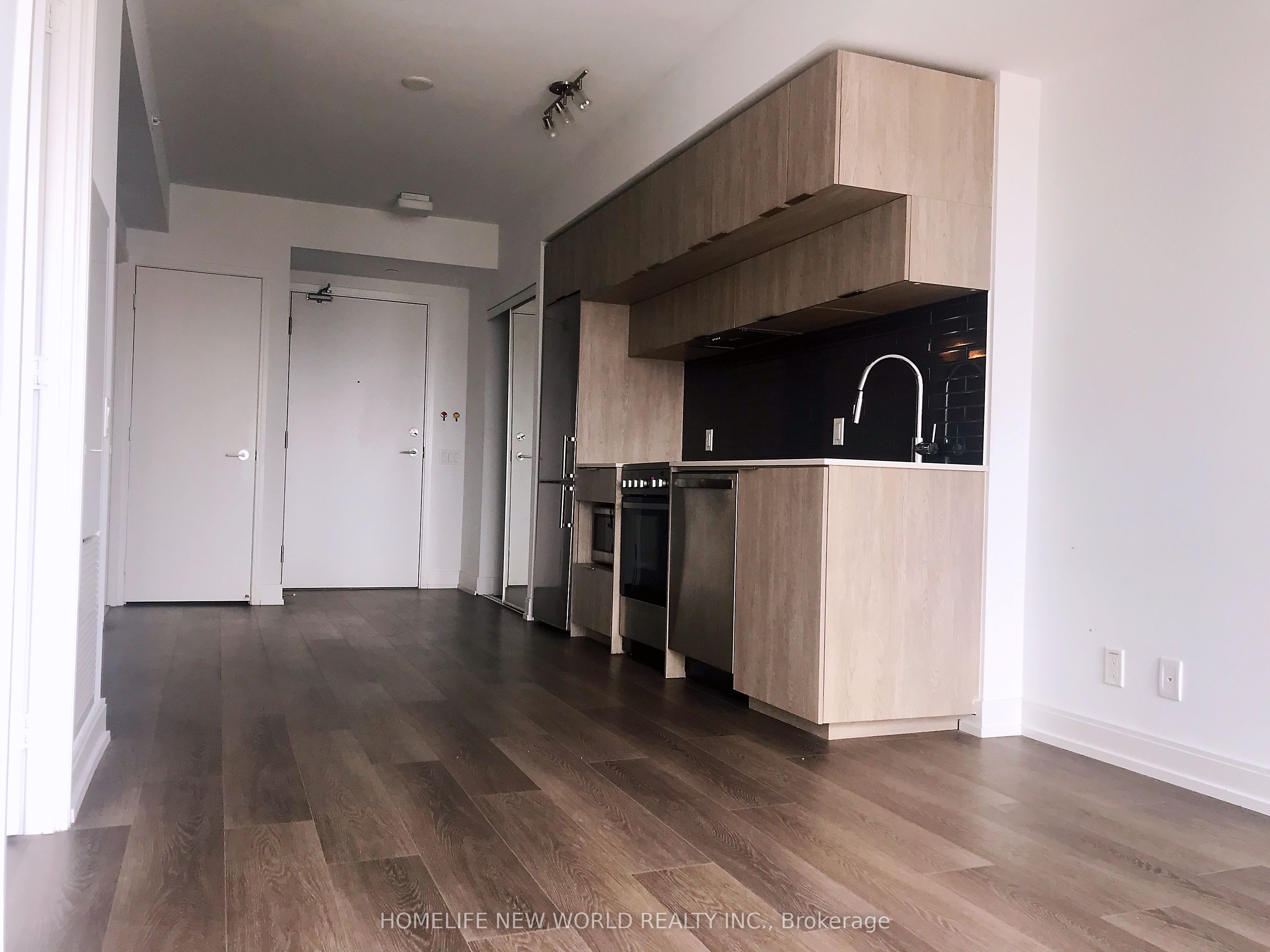 181 Dundas Street E 1806, Toronto, On M5a 0n5