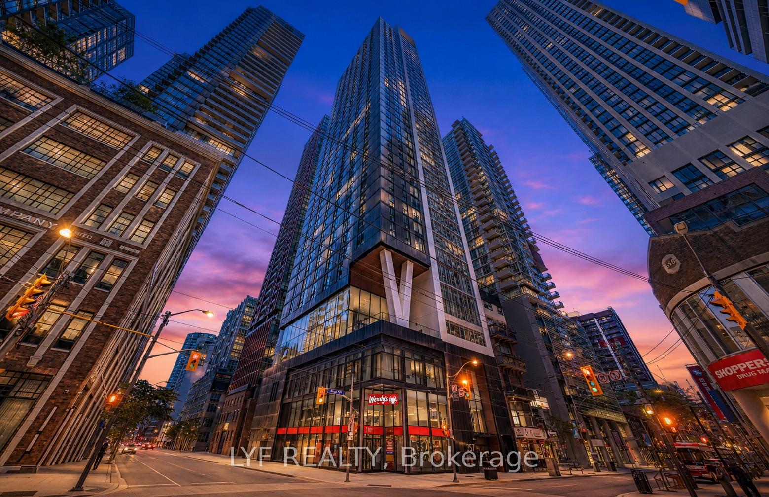 357 King Street W 2403, Toronto, On M5v 0s7