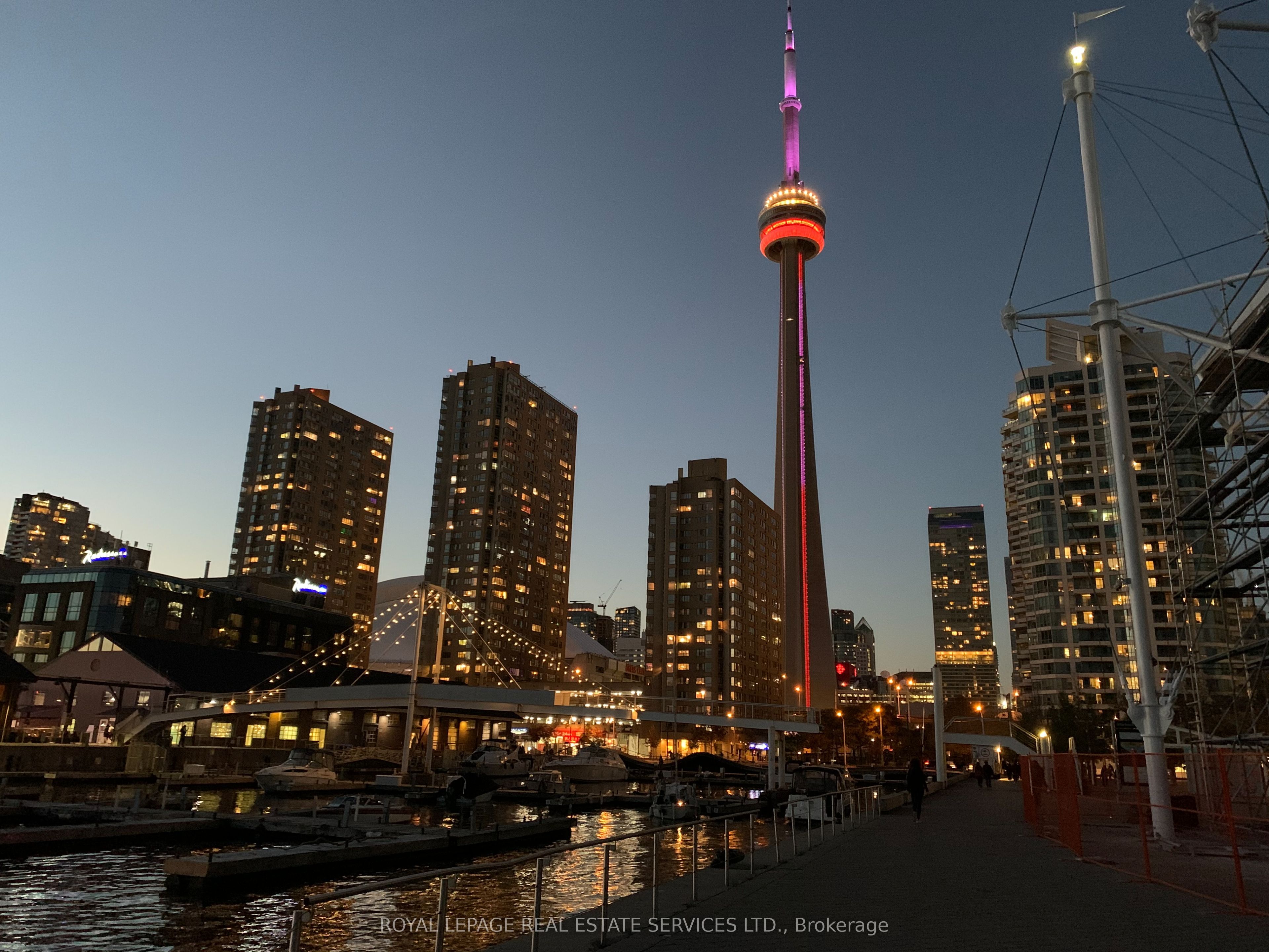 250 Queens Quay 1104, Toronto, On M5j 2n2