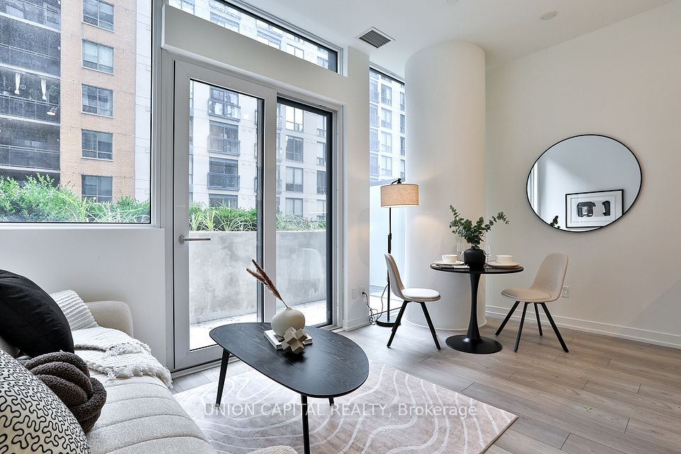 82 Dalhousie Street 501, Toronto, On M5b 0c5