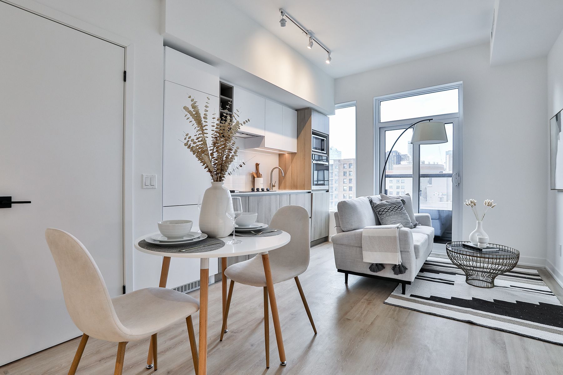 319 Jarvis Street 1005, Toronto, On M5b 0c8