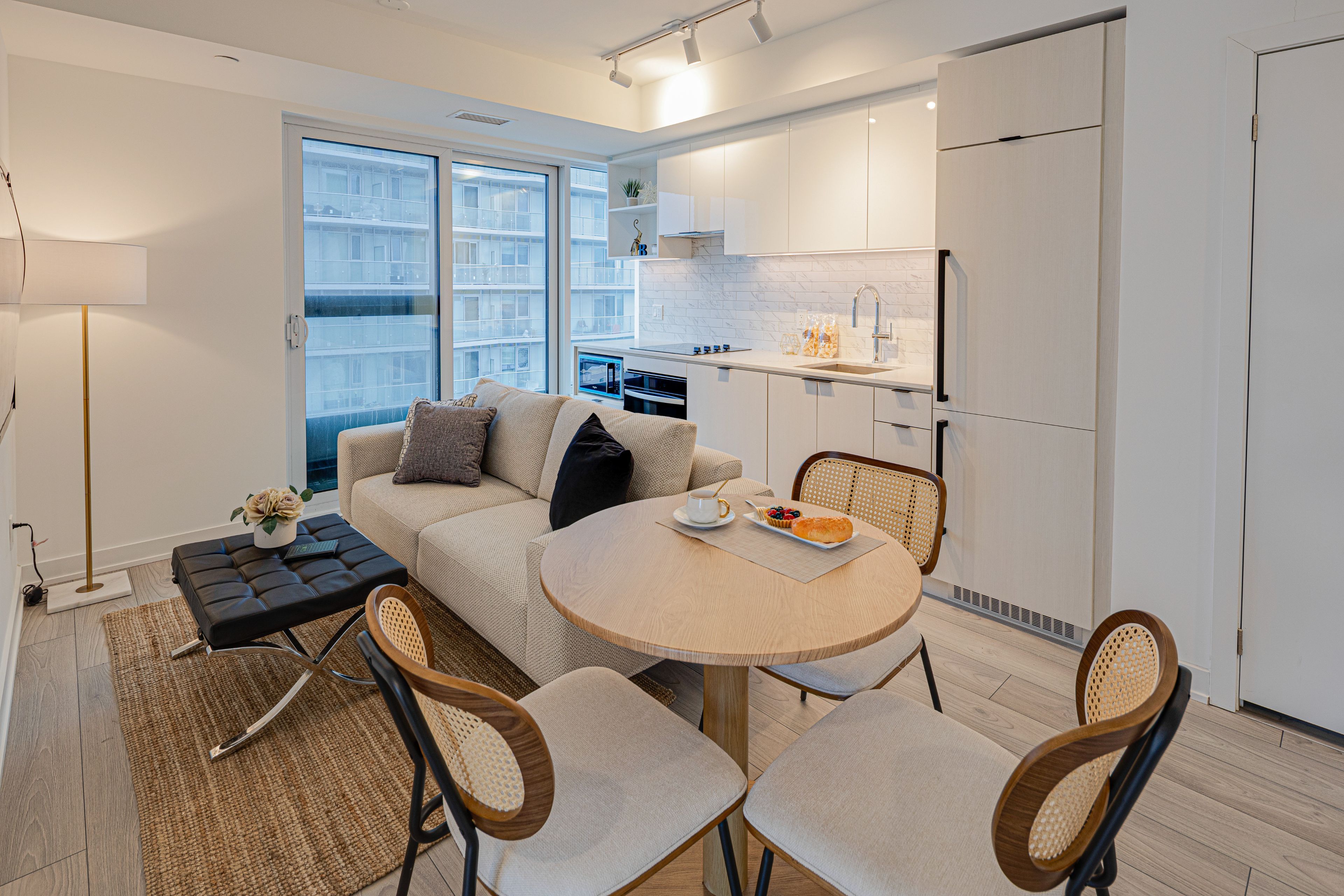252 Church Street 2706, Toronto, On M5b 0e6