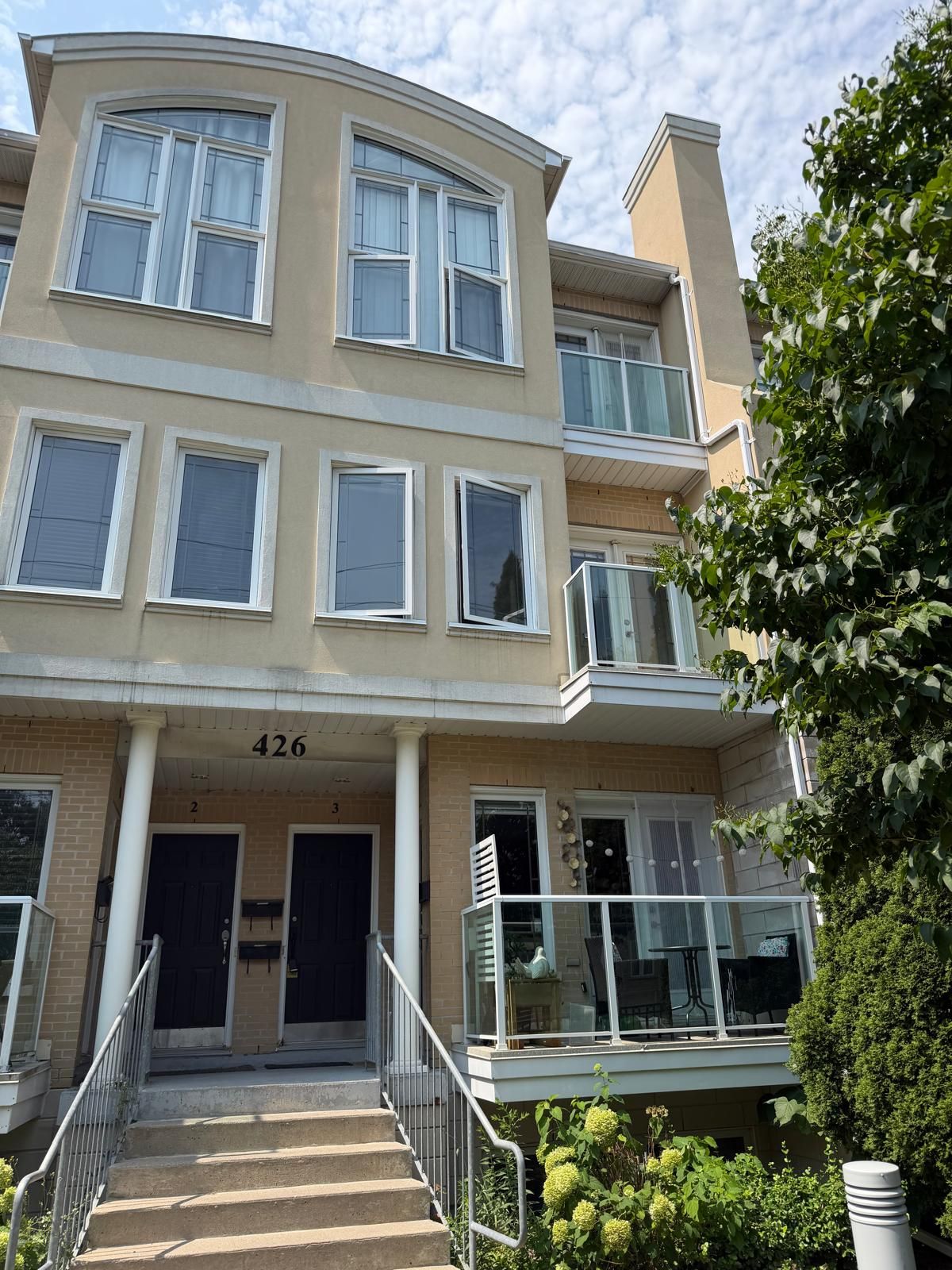 426 Kenneth Avenue 3, Toronto, On M2n 4w3