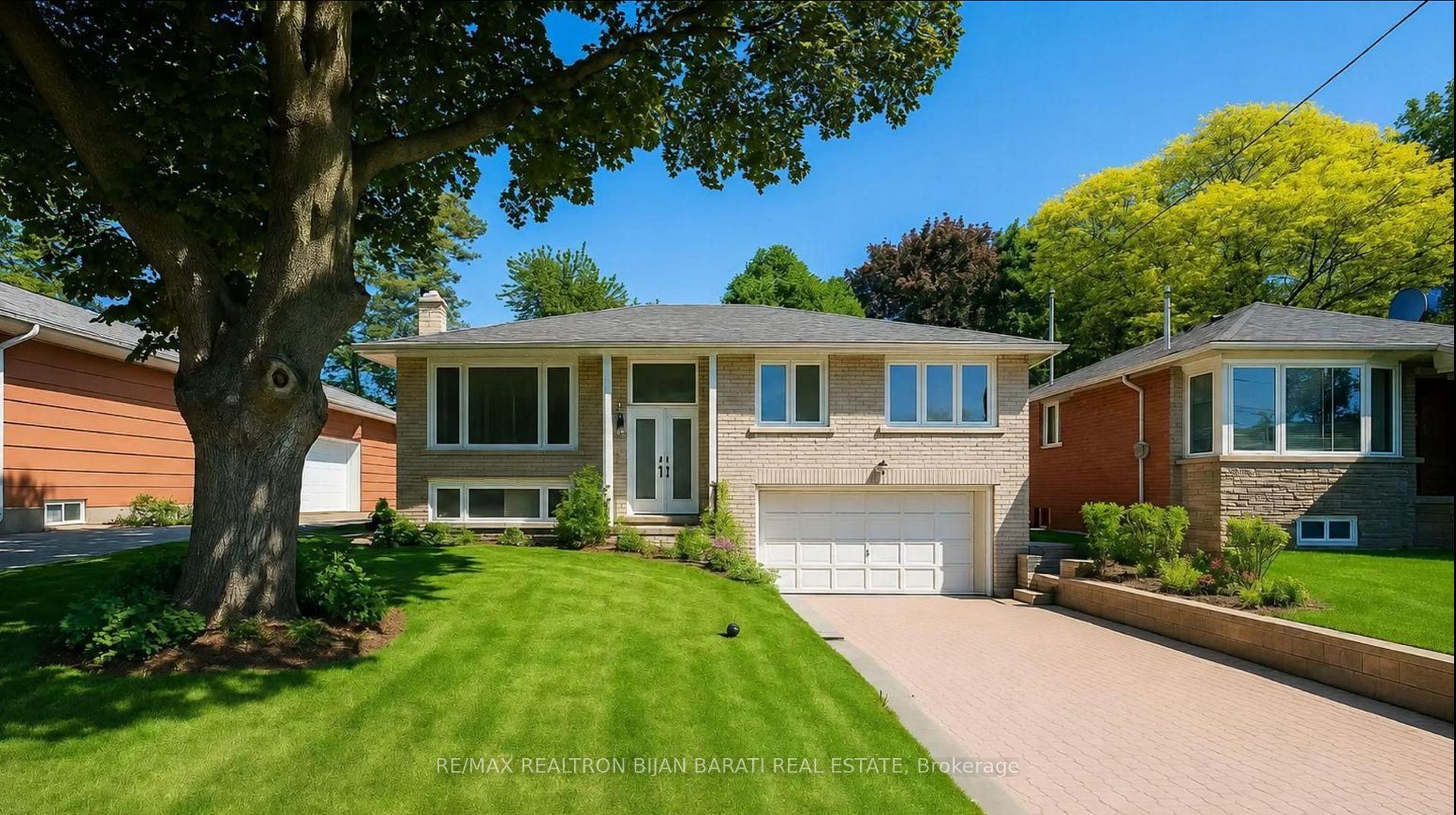 33 Sumner Heights Drive, Toronto, On M2k 1y2