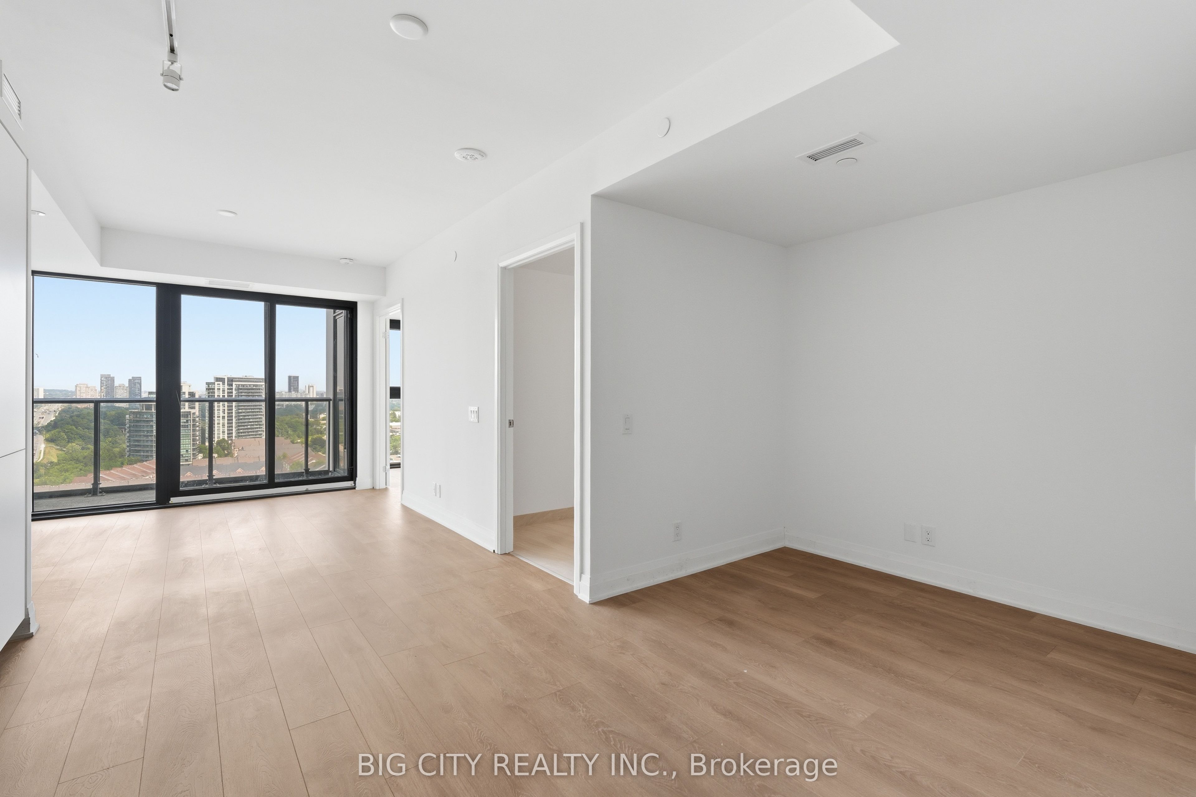 25 Frederick Todd Way 209, Toronto, On M4g 0c9