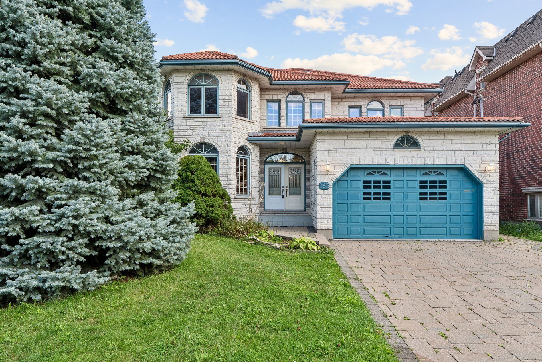 185 Goulding Avenue M/F&2/F, Toronto, On M2r 2p3