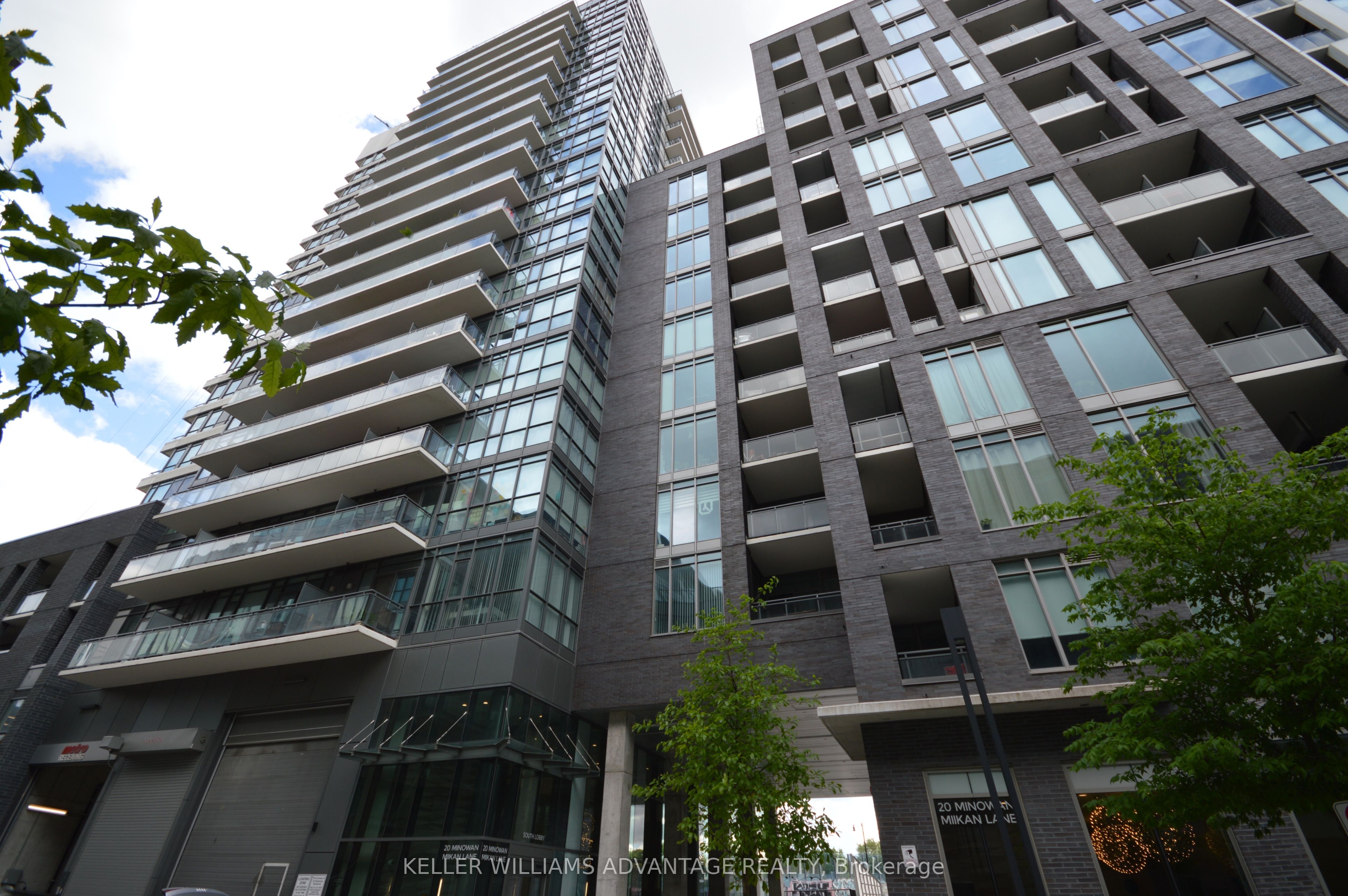 20 Minowan Miikan Lane 610, Toronto, On M6j 0e5