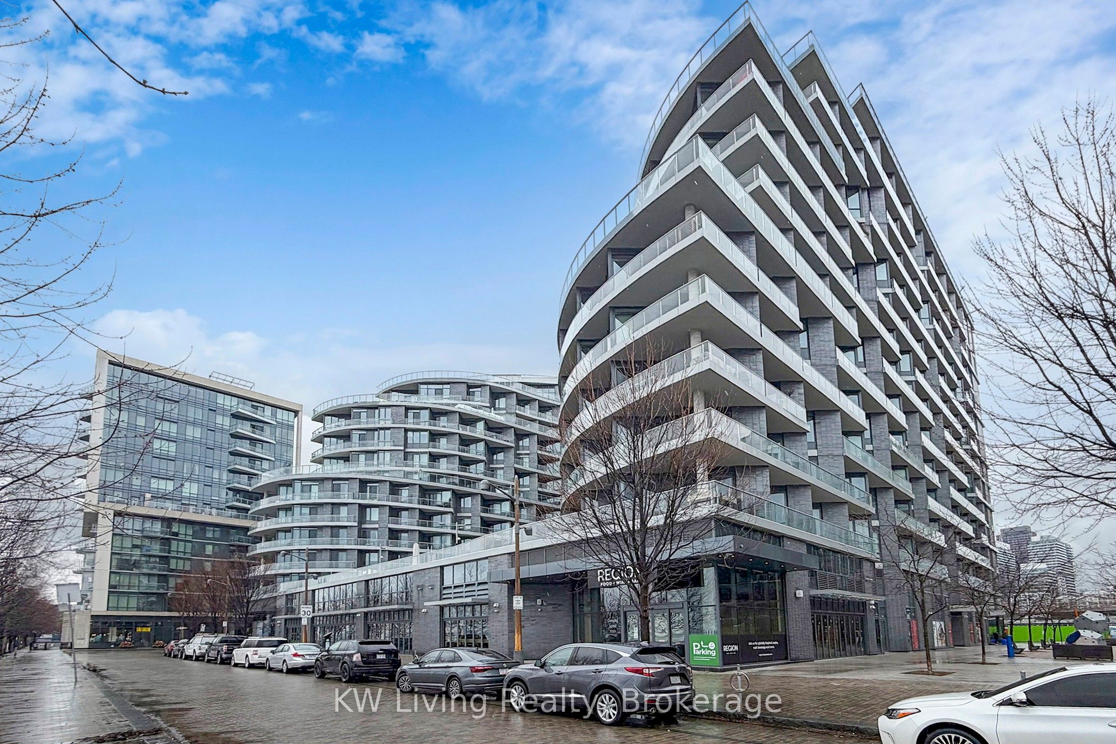 1 Edgewater Drive Gph 12, Toronto, On M5a 0l1
