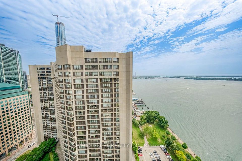 65 Harbour Square 3403, Toronto, On M5j 2l4