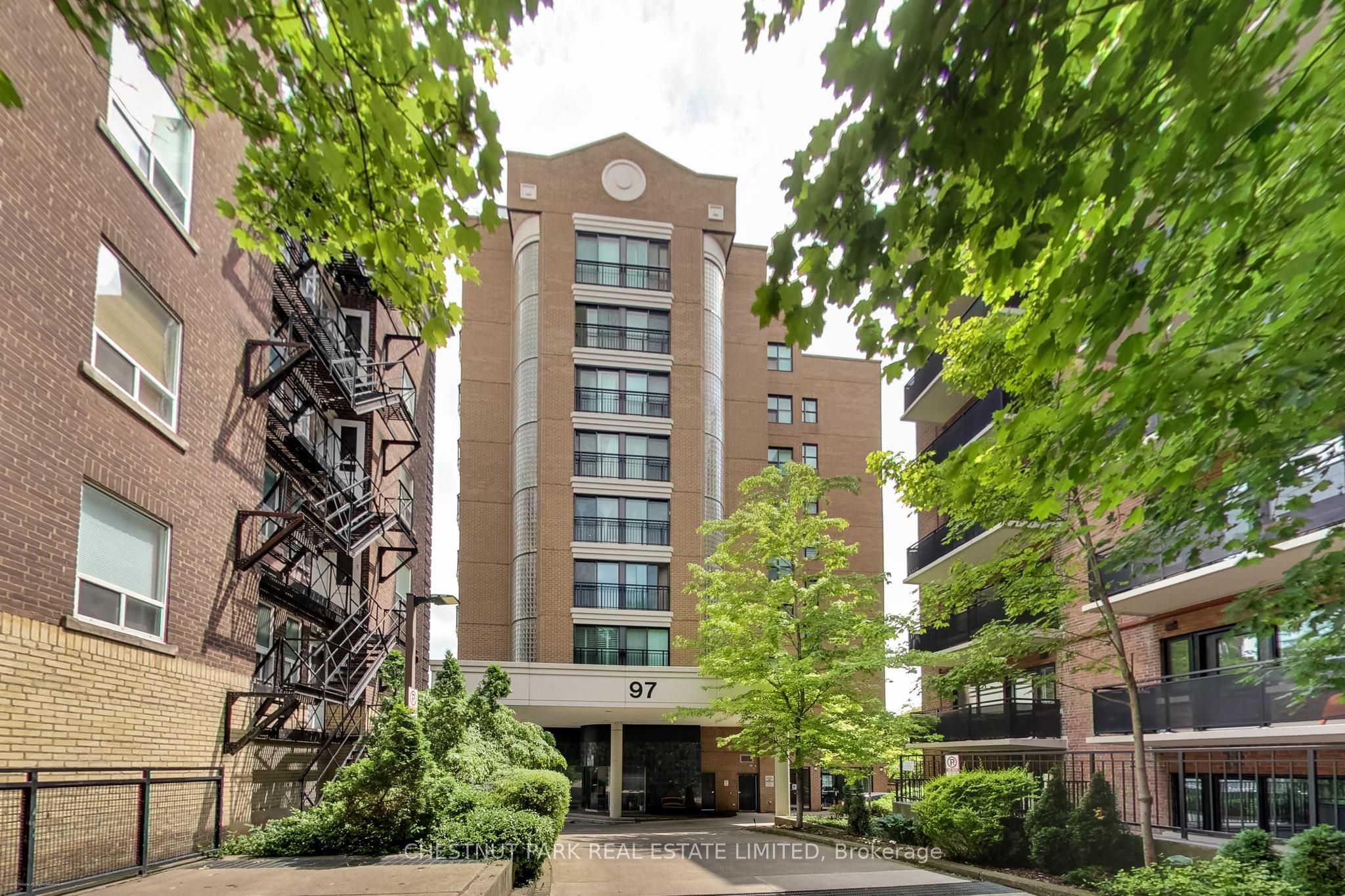 97 Lawton Boulevard 201, Toronto, On M4v 1z6