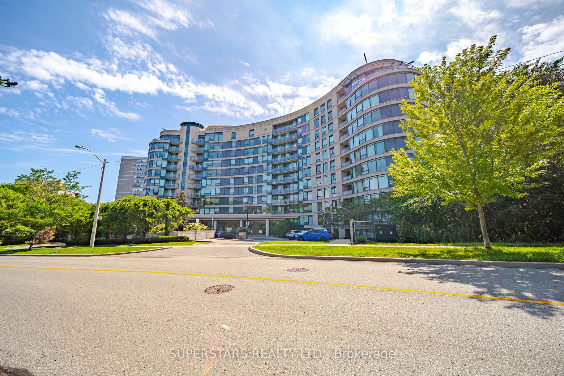 18 Valley Woods Road 815, Toronto, On M3a 0a1