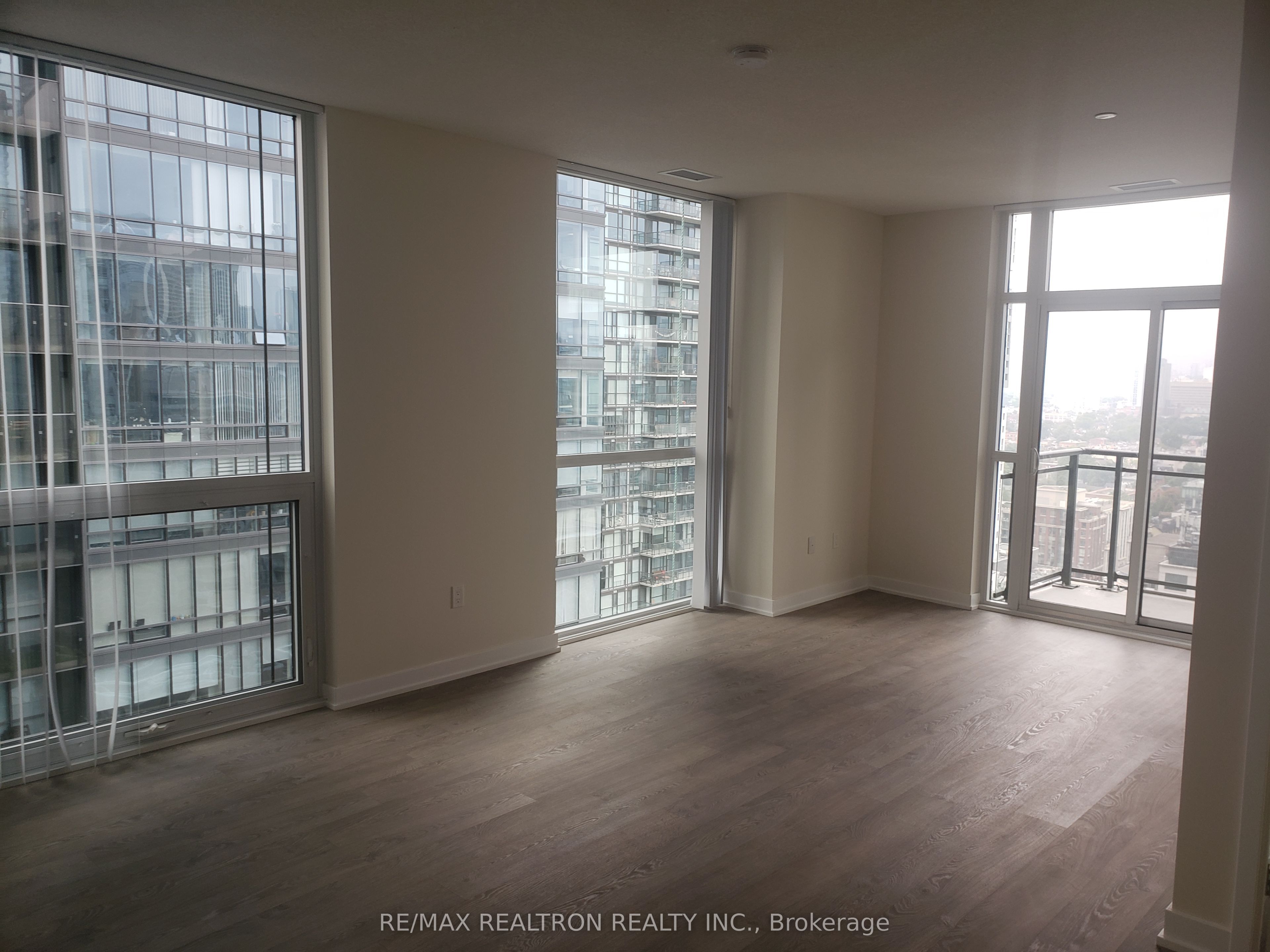 99 John Street 2307, Toronto, On M5v 0s6