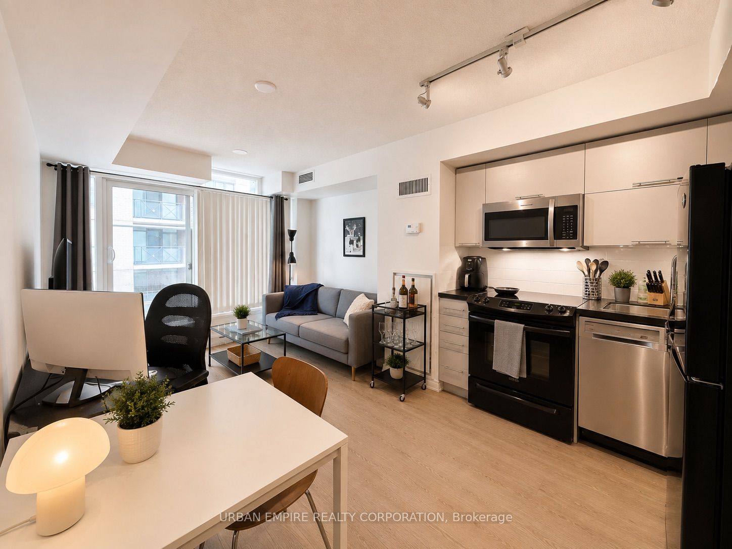 126 Simcoe Street 408, Toronto, On M5h 4e6