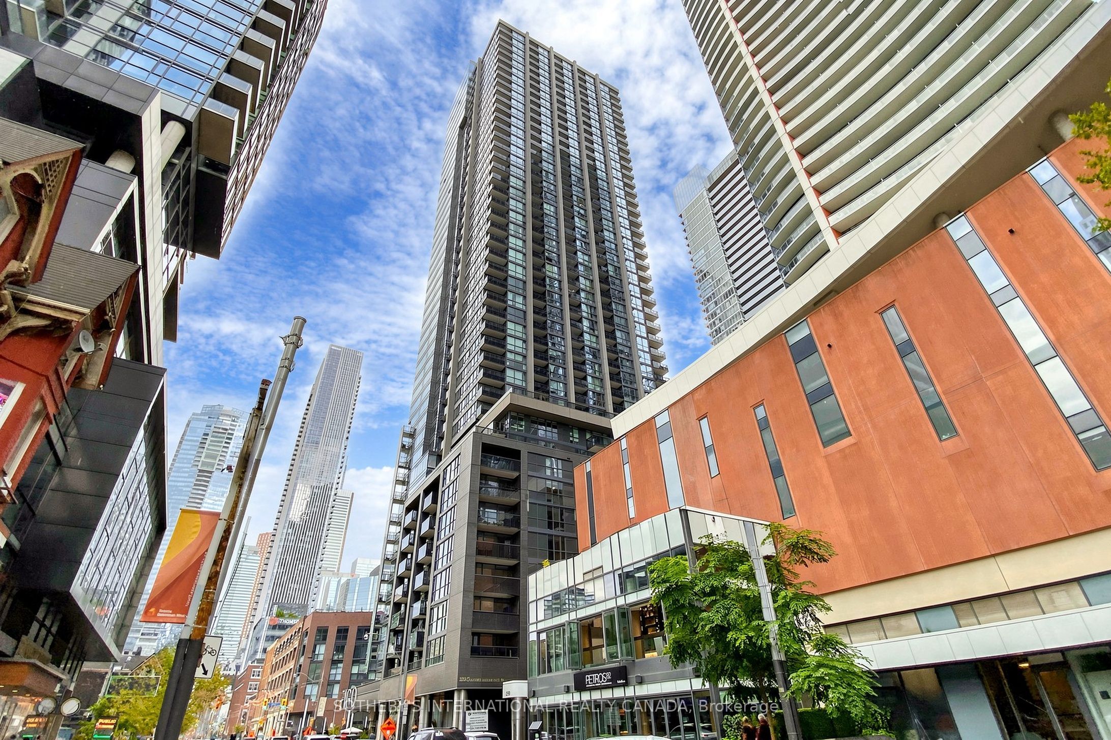 295 Adelaide Street W 3906, Toronto, On M5v 0l4