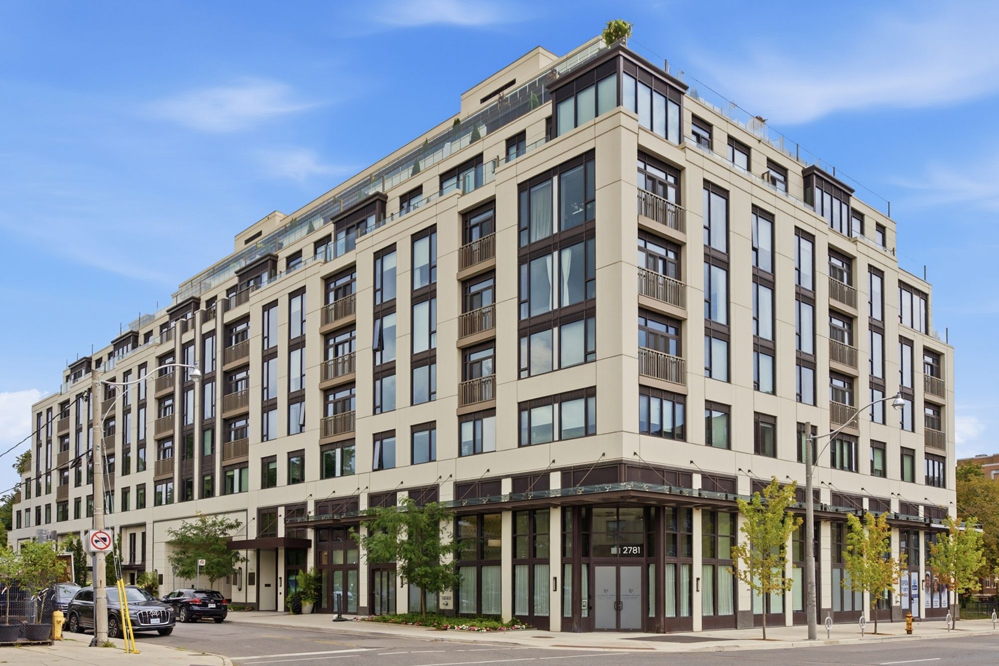 1 Strathgowan Avenue 503, Toronto, On M4n 0b3