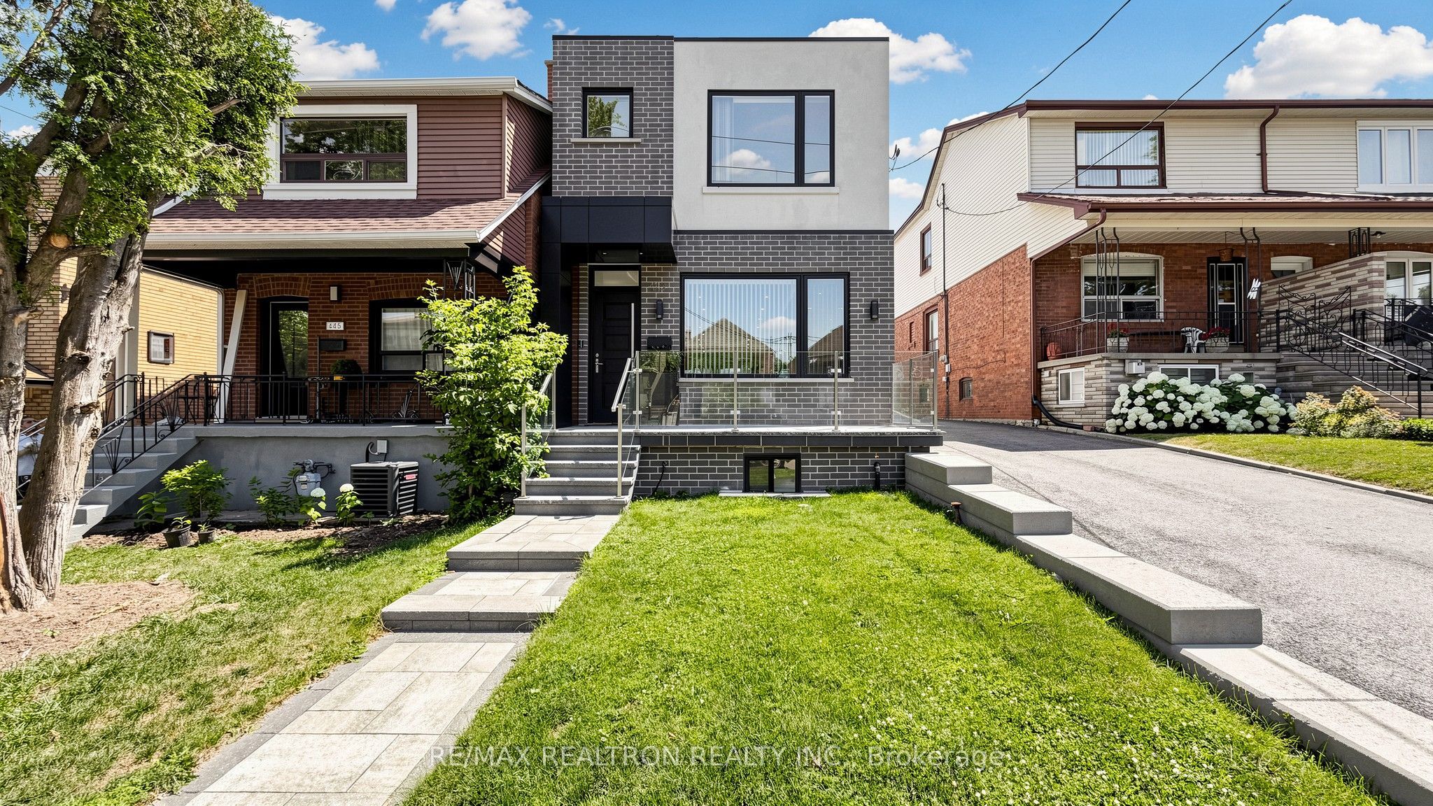 443 Northcliffe Boulevard, Toronto, On M6e 3l3