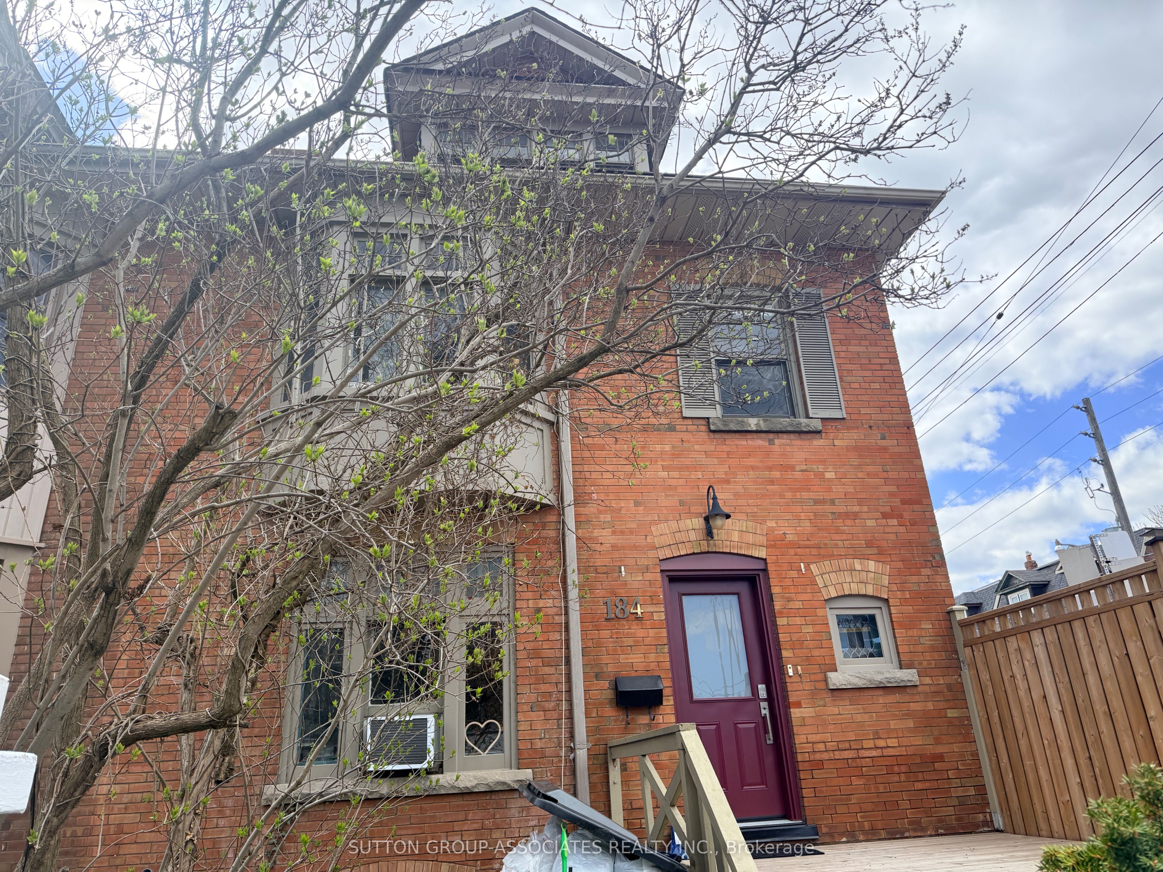 184 Madison Avenue Main, Toronto, On M5r 2s5