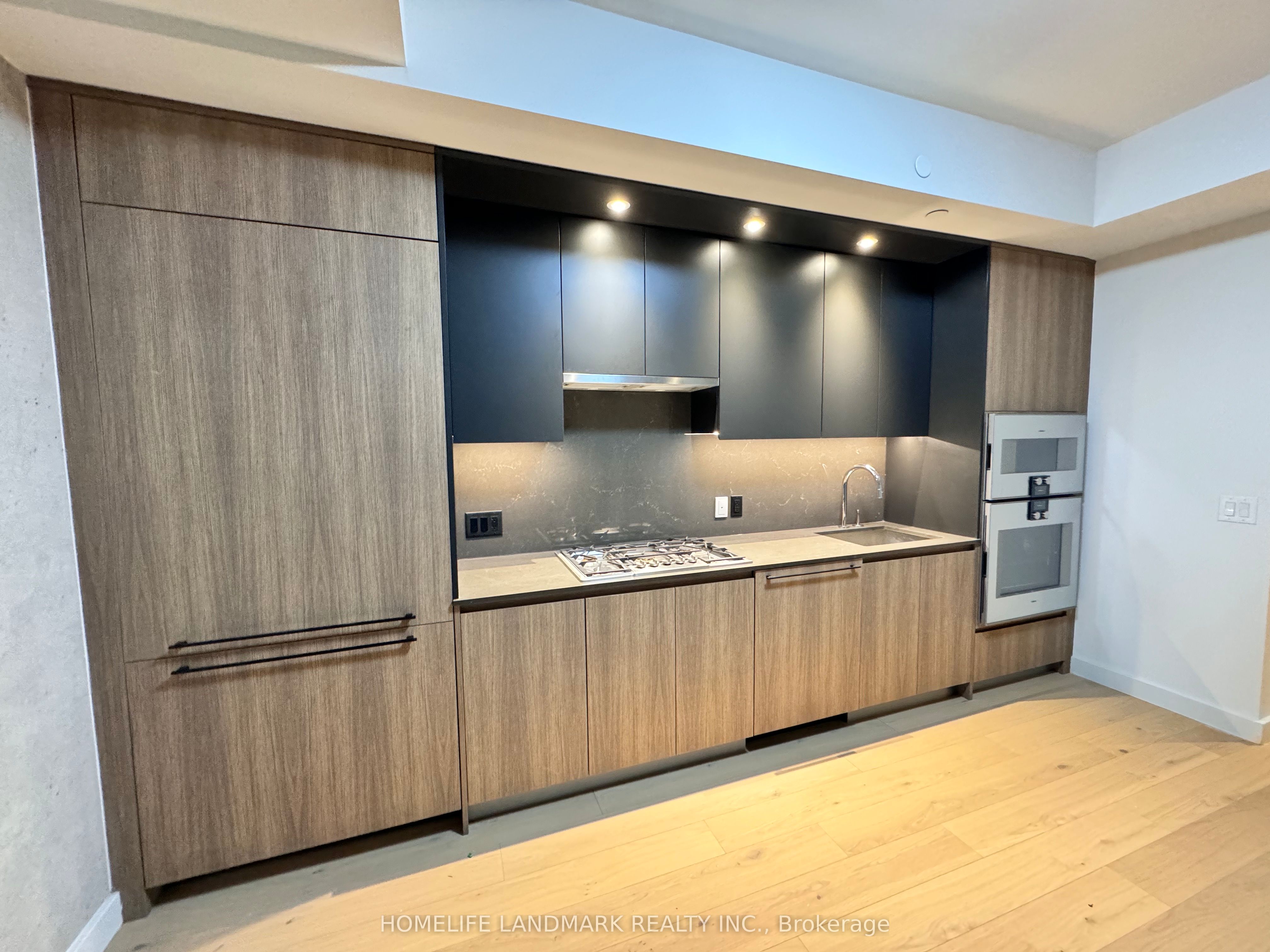 81 Wellesley Street E 301, Toronto, On M4y 0c5