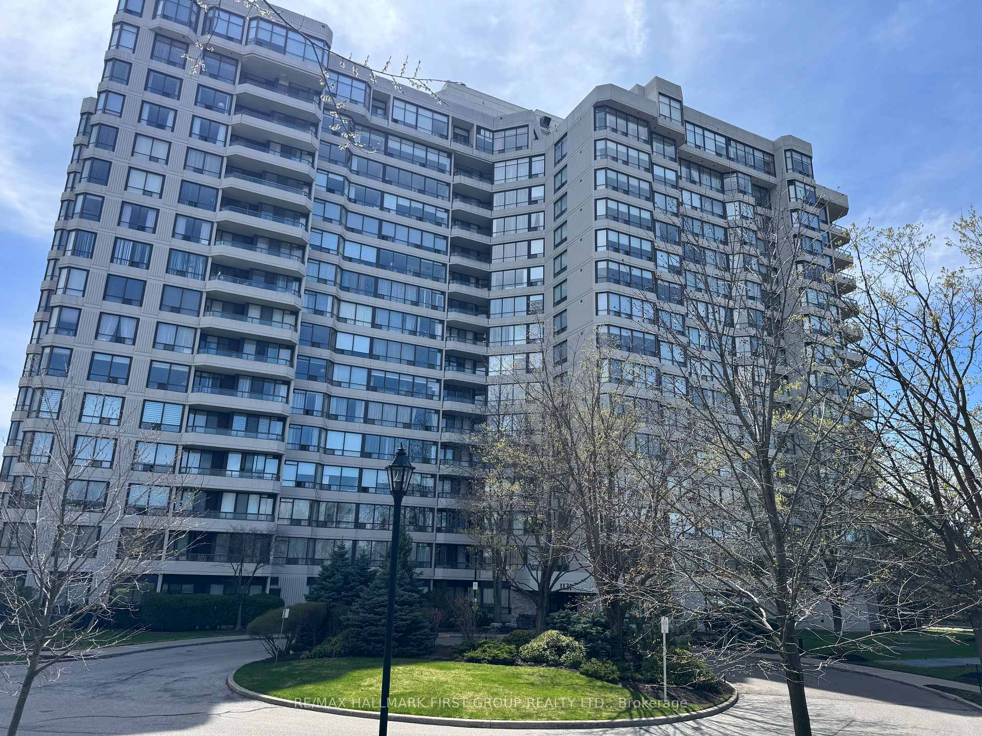 1131 Steeles Avenue 601, Toronto, On M2r 3w8