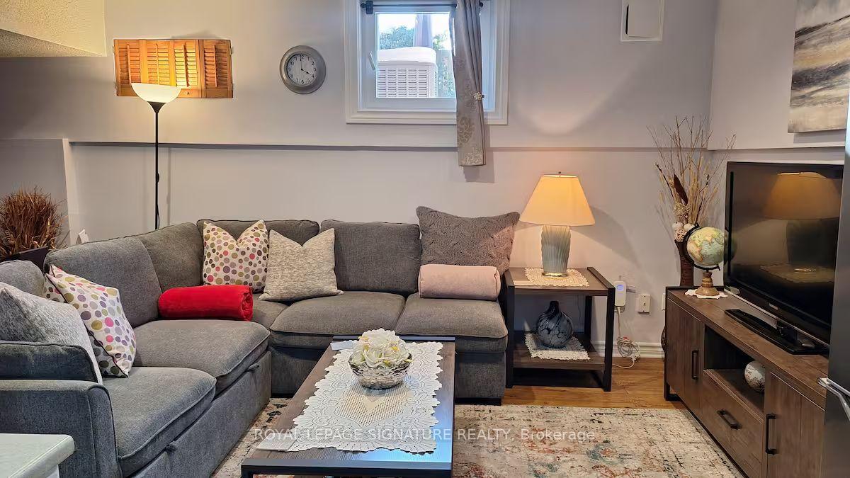 6 Blairville Street, Toronto, On M3h 5y5