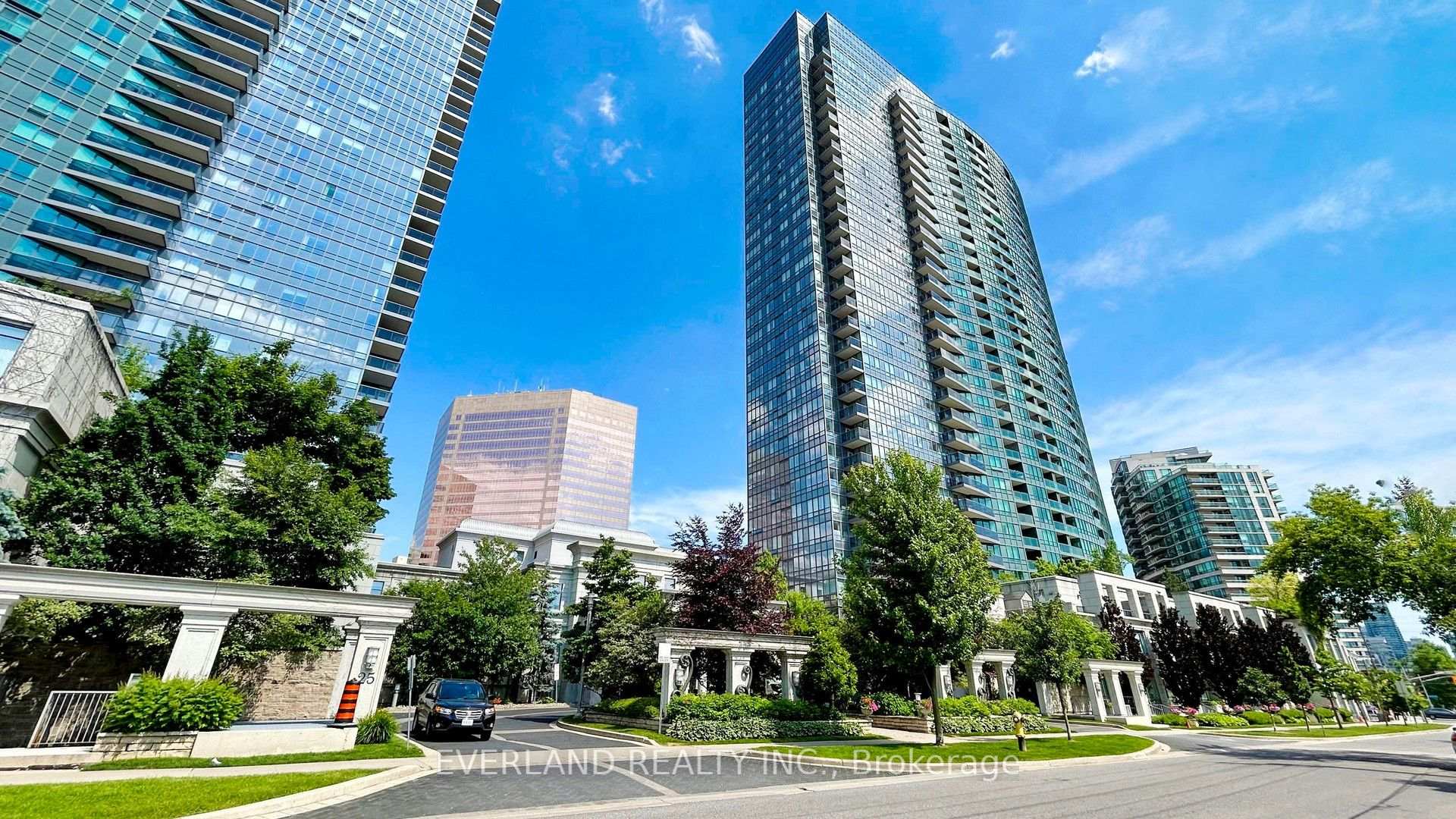 15 Greenview Avenue 707, Toronto, On M2m 4m7