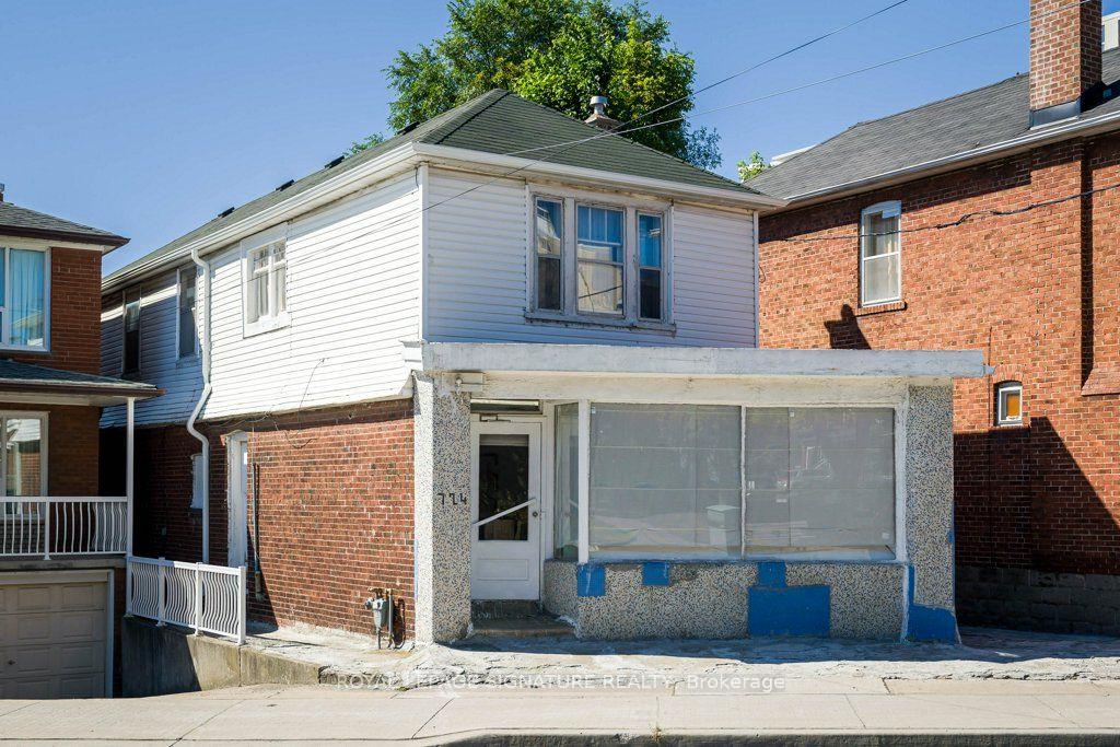 724 Vaughan Road, Toronto, On M6e 2y9