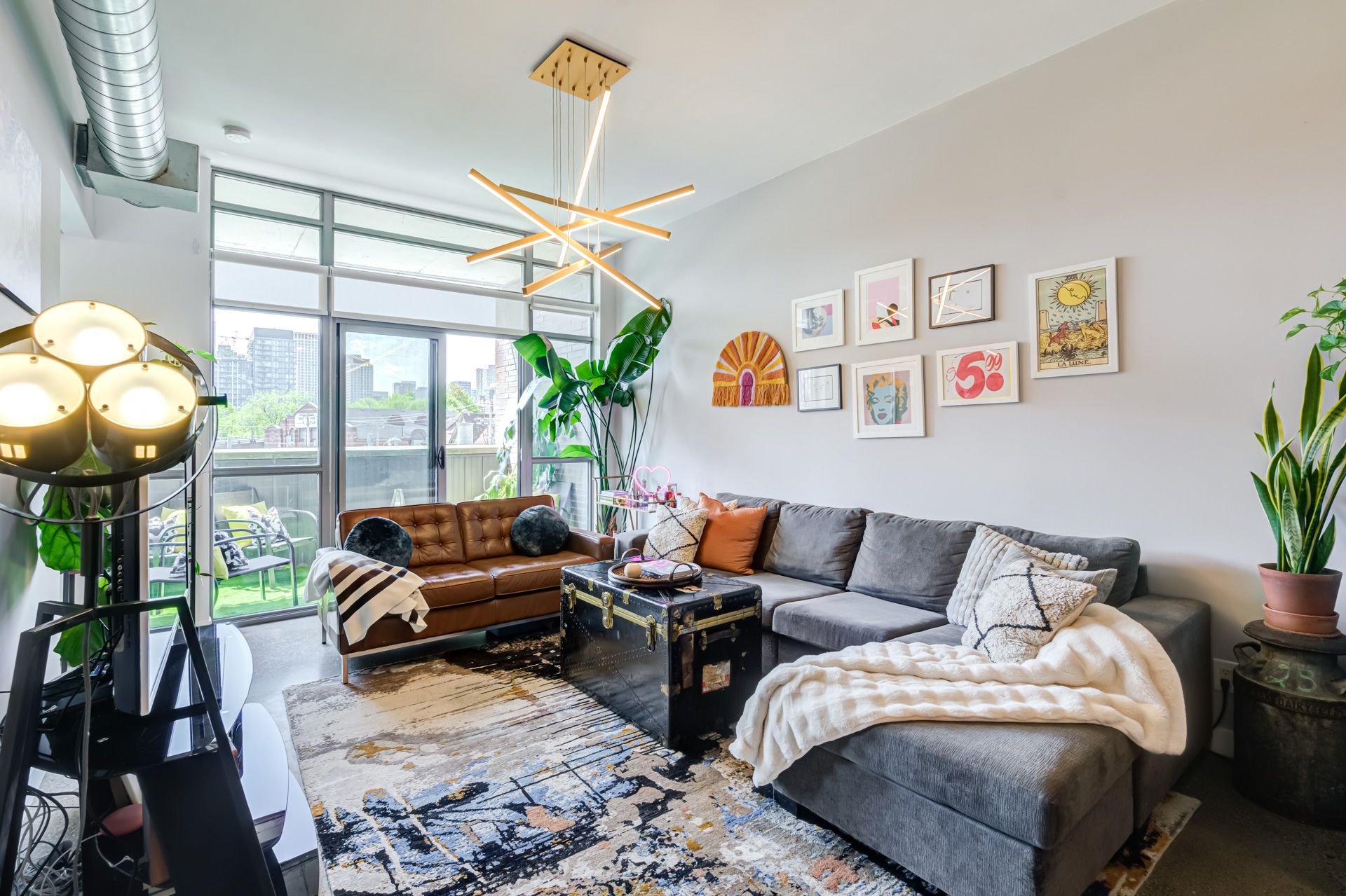 549 King Street E 310, Toronto, On M5a 1m5