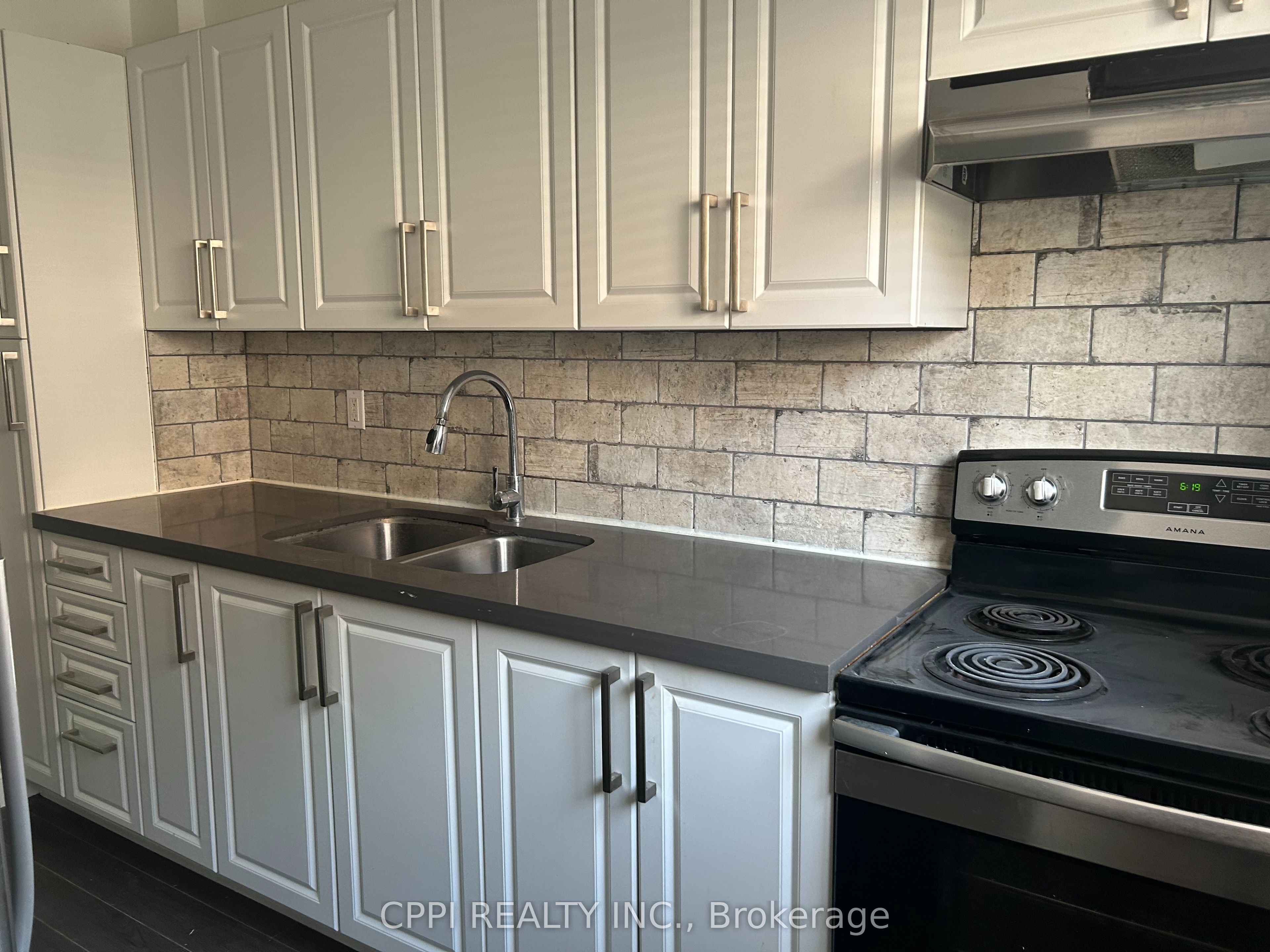 69 Godstone Road 127, Toronto, On M2j 3c8
