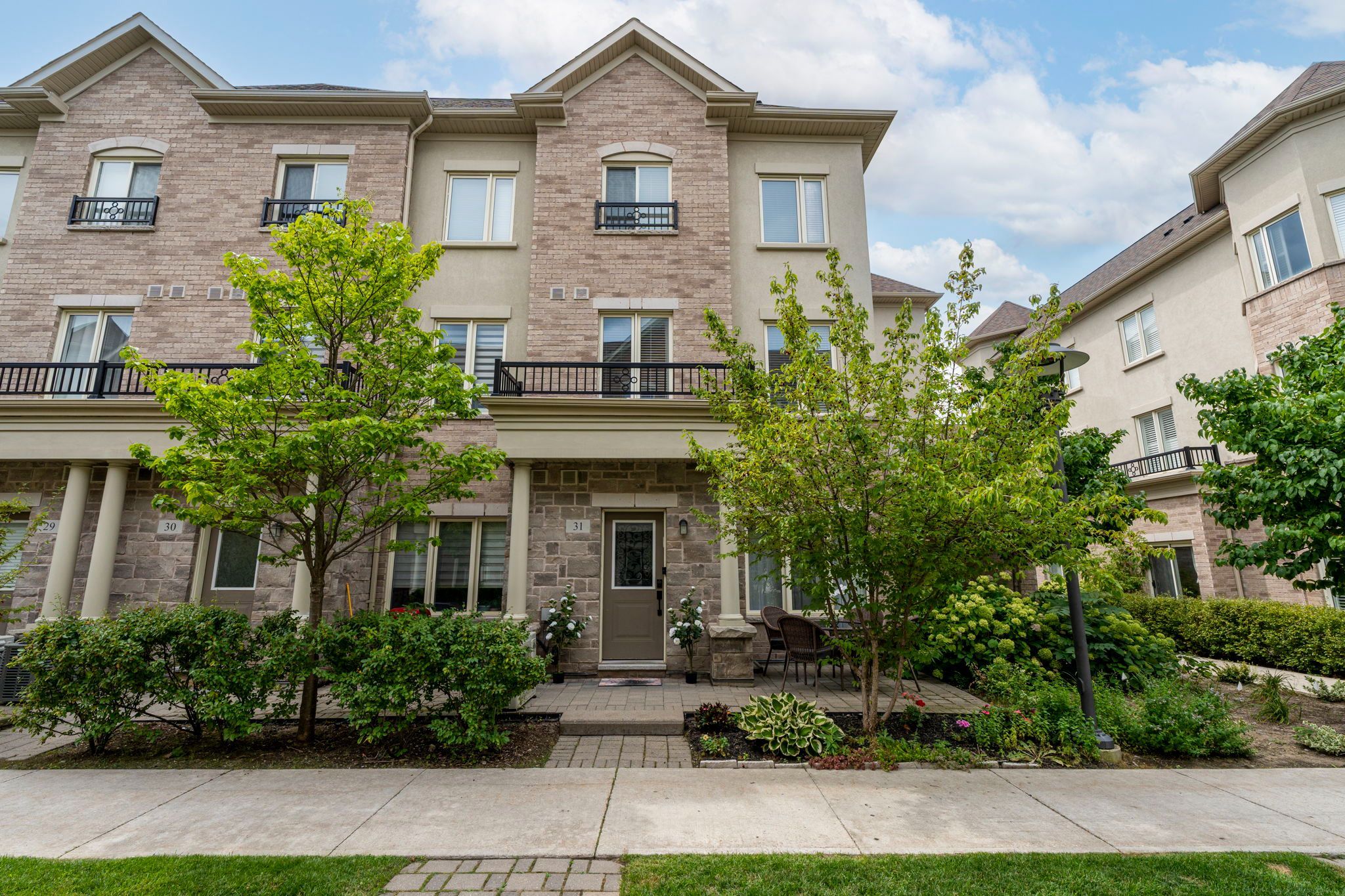 27 Coneflower Crescent 31, Toronto, On M2r 0a5