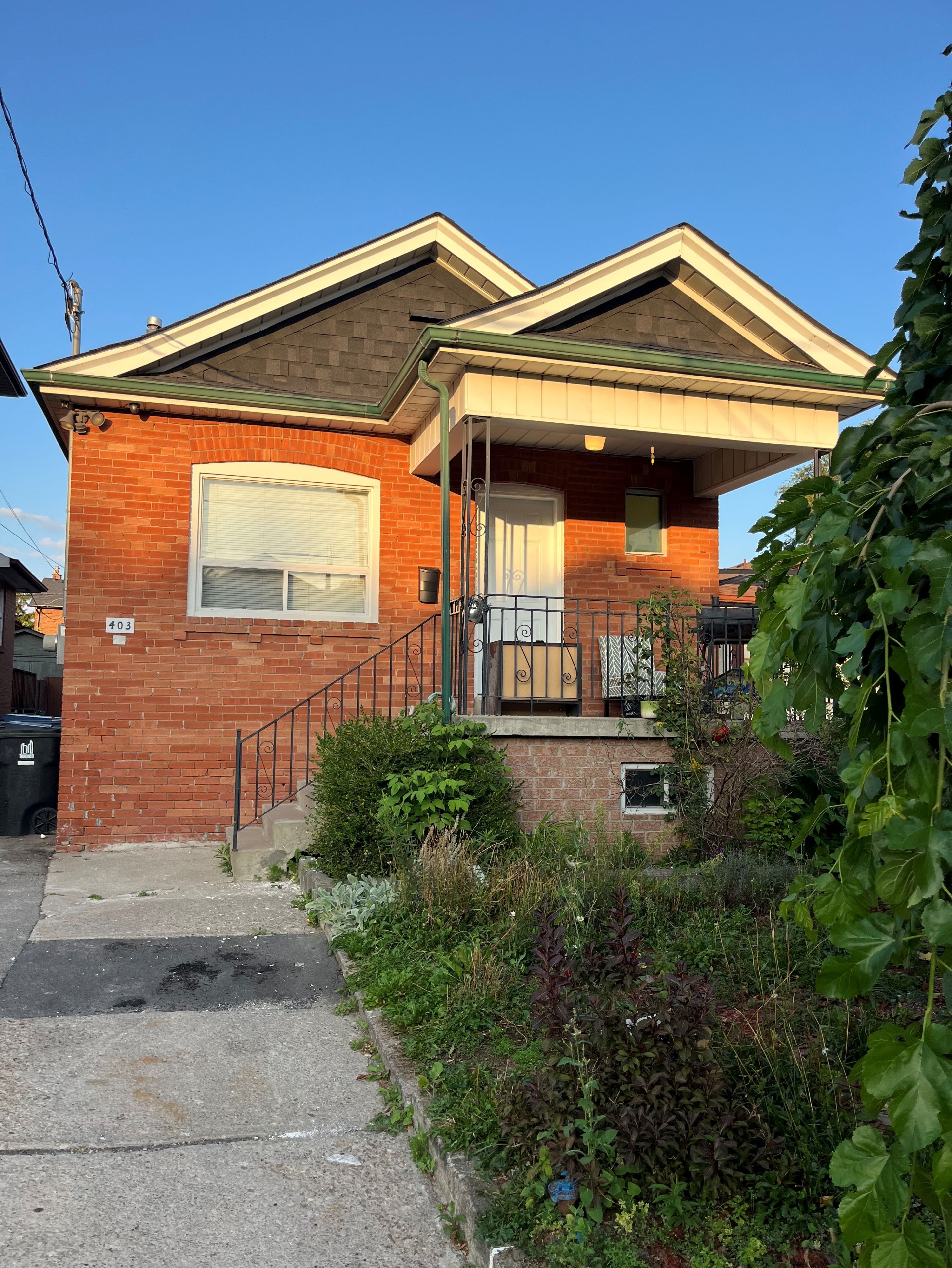 403 Northcliffe Boulevard, Toronto, On M6e 3l3
