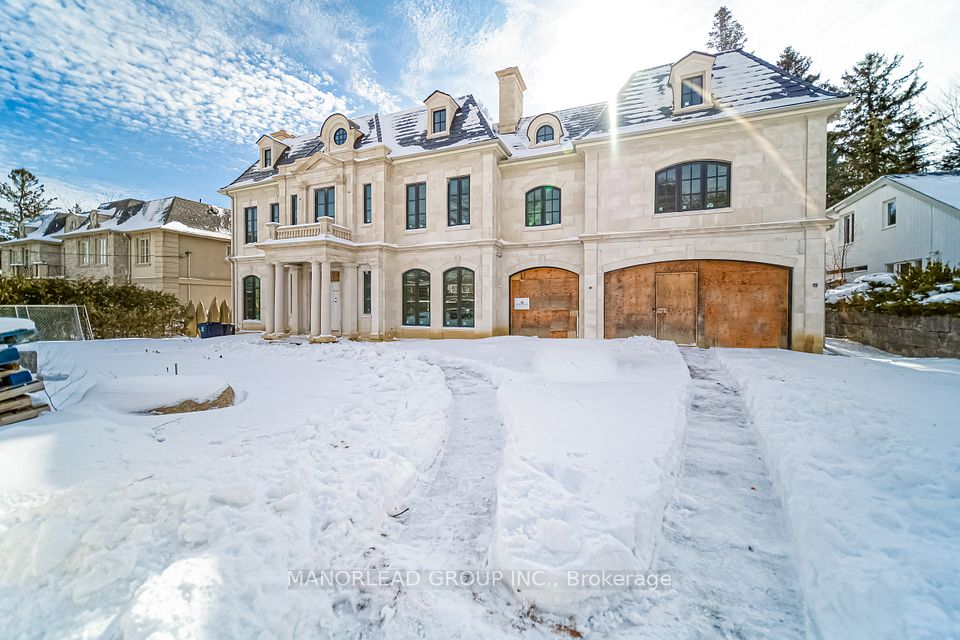 19 Royal Oak Drive, Toronto, On M3c 2m3