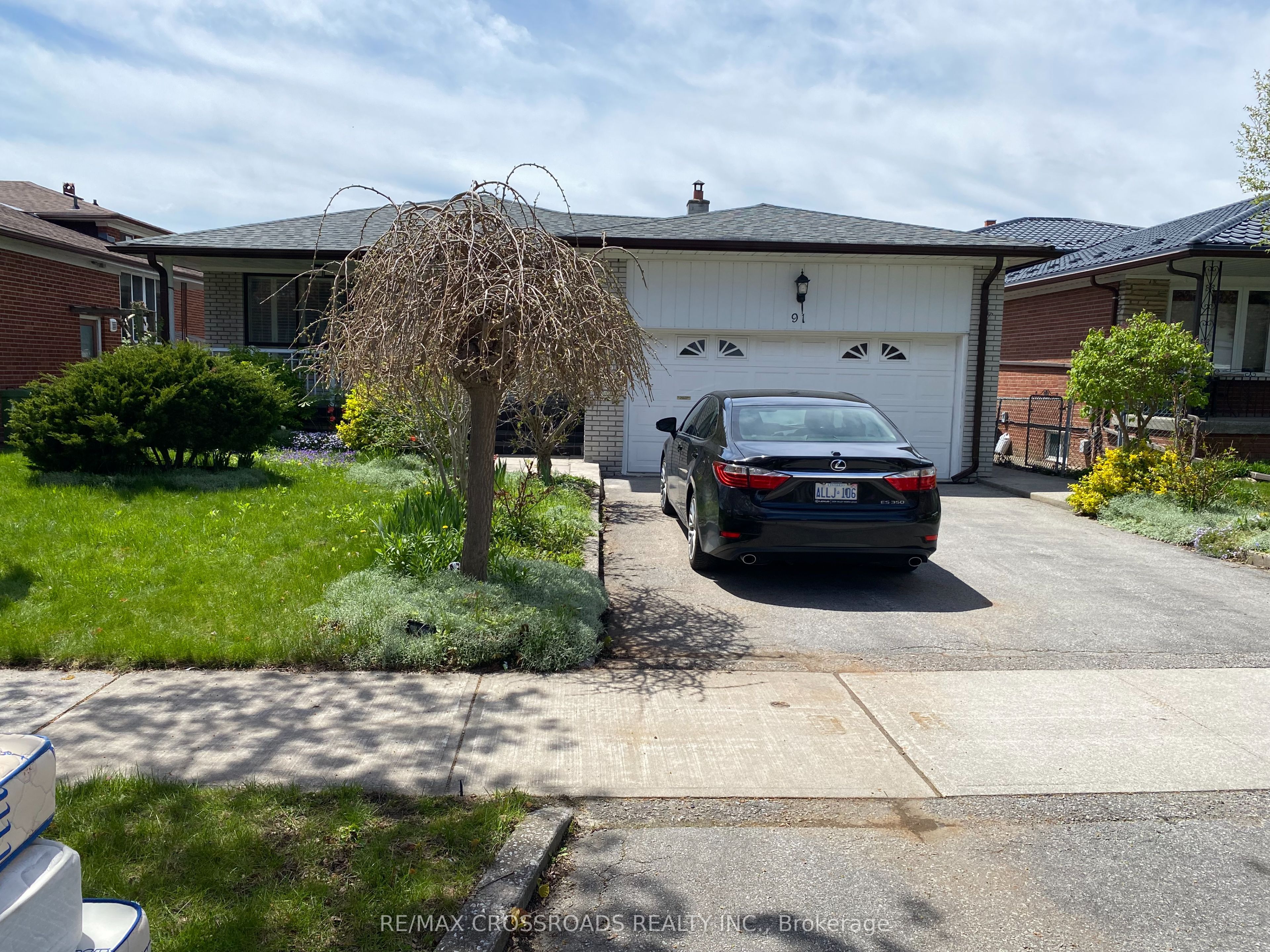 91 Bickerton Crescent, Toronto, On M2j 3t2