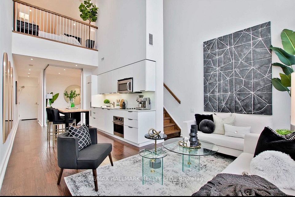 5 Hanna Avenue 108, Toronto, On M6k 0b3