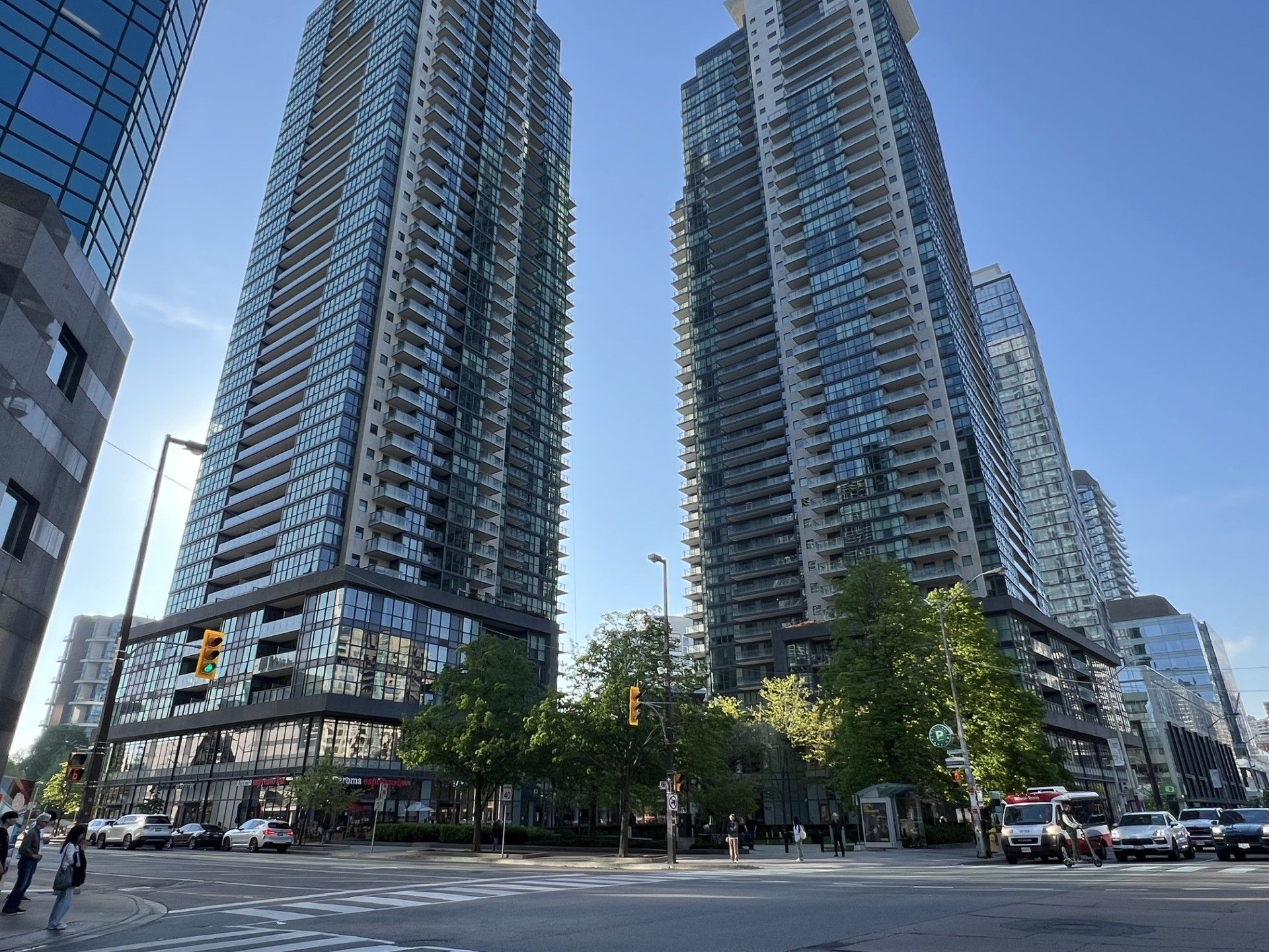 5162 Yonge Street 607, Toronto, On M2n 0e9