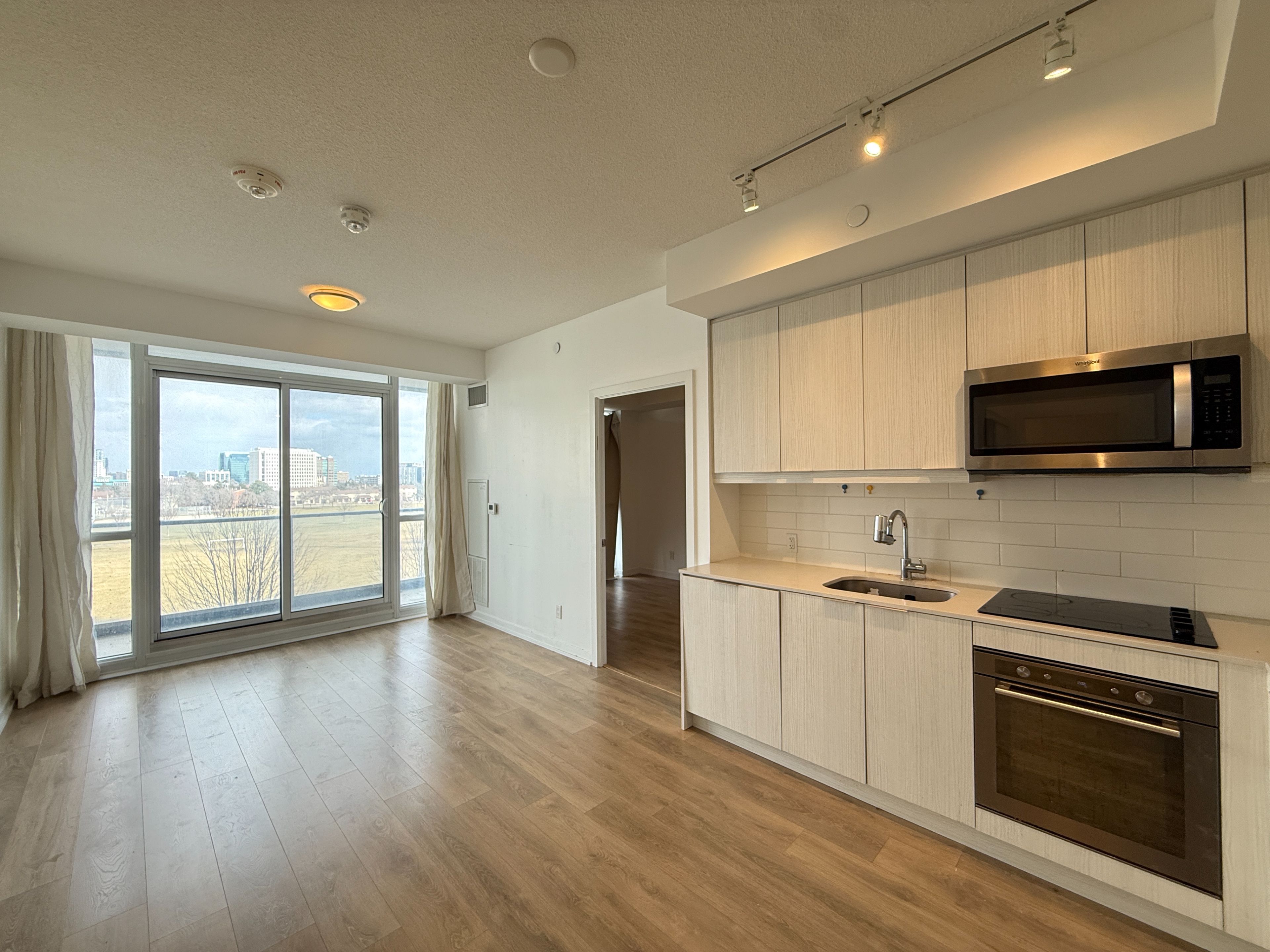 32 Forest Manor Road 409, Toronto, On M2j 0h2