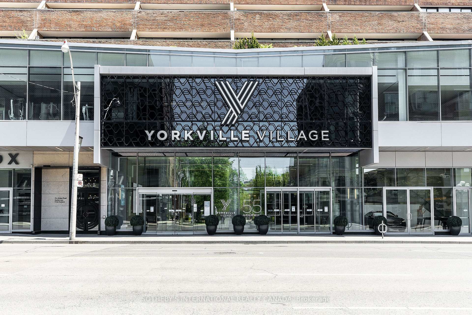 55a Avenue Road 408, Toronto, On M5a 2g3