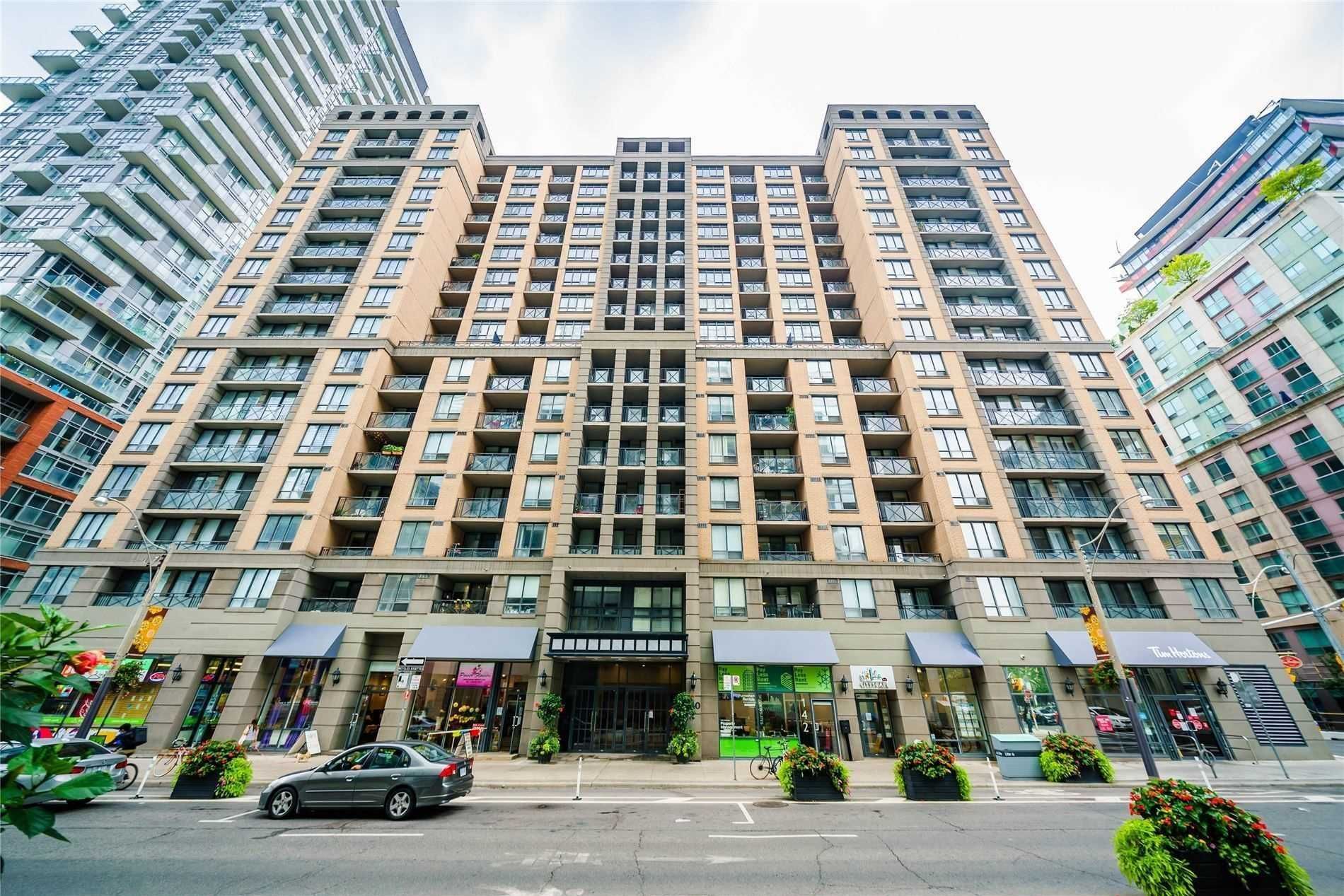 140 Simcoe Street 809, Toronto, On M5h 4e9