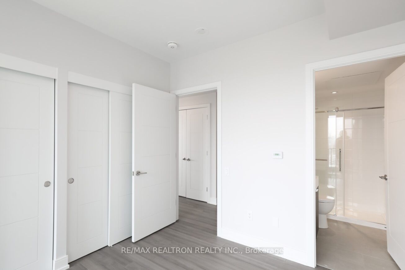 2525 Bathurst Street 1202, Toronto, On M6b 2y9