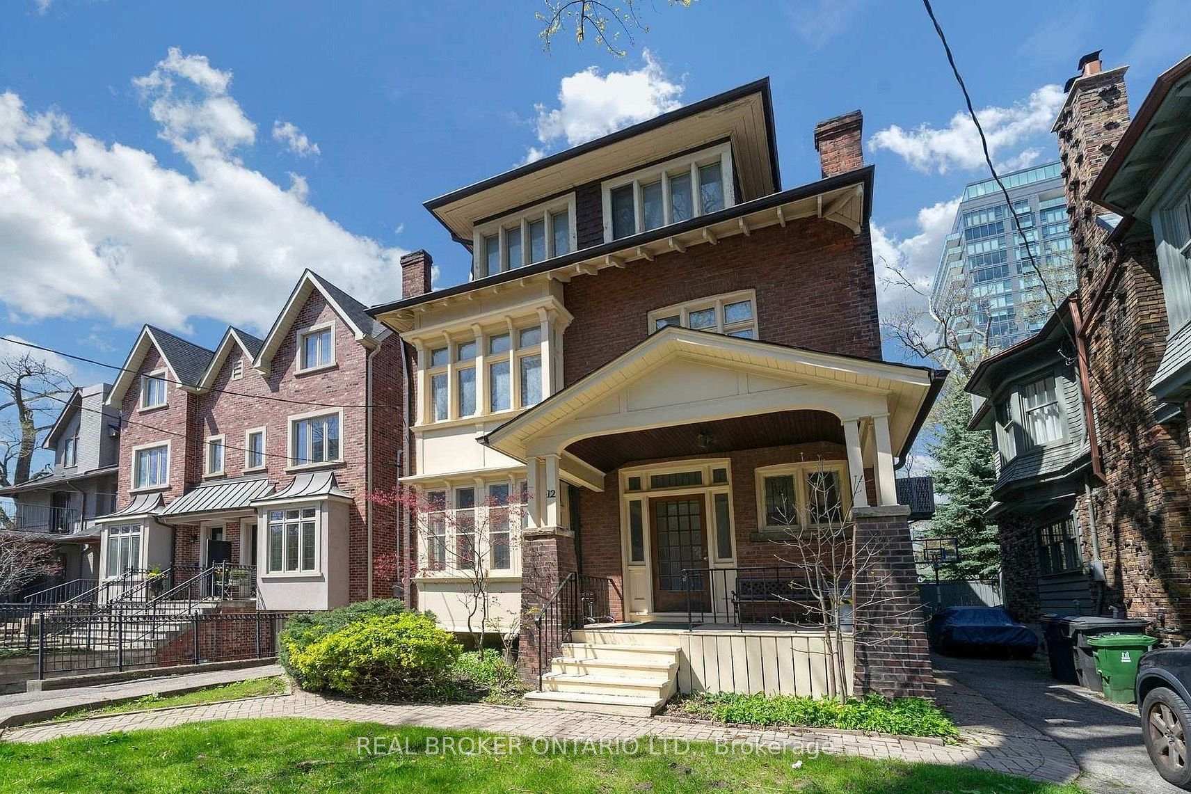 12 Foxbar Road 2, Toronto, On M4v 2g6